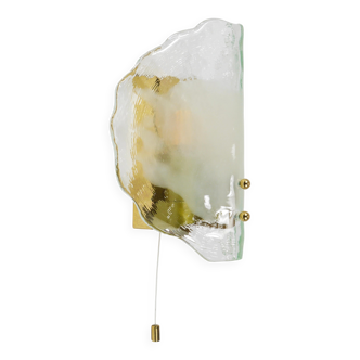 J.T. Kalmar Murano Brass and Glass Petal Shaped Wall Light, Vienna, 1970s