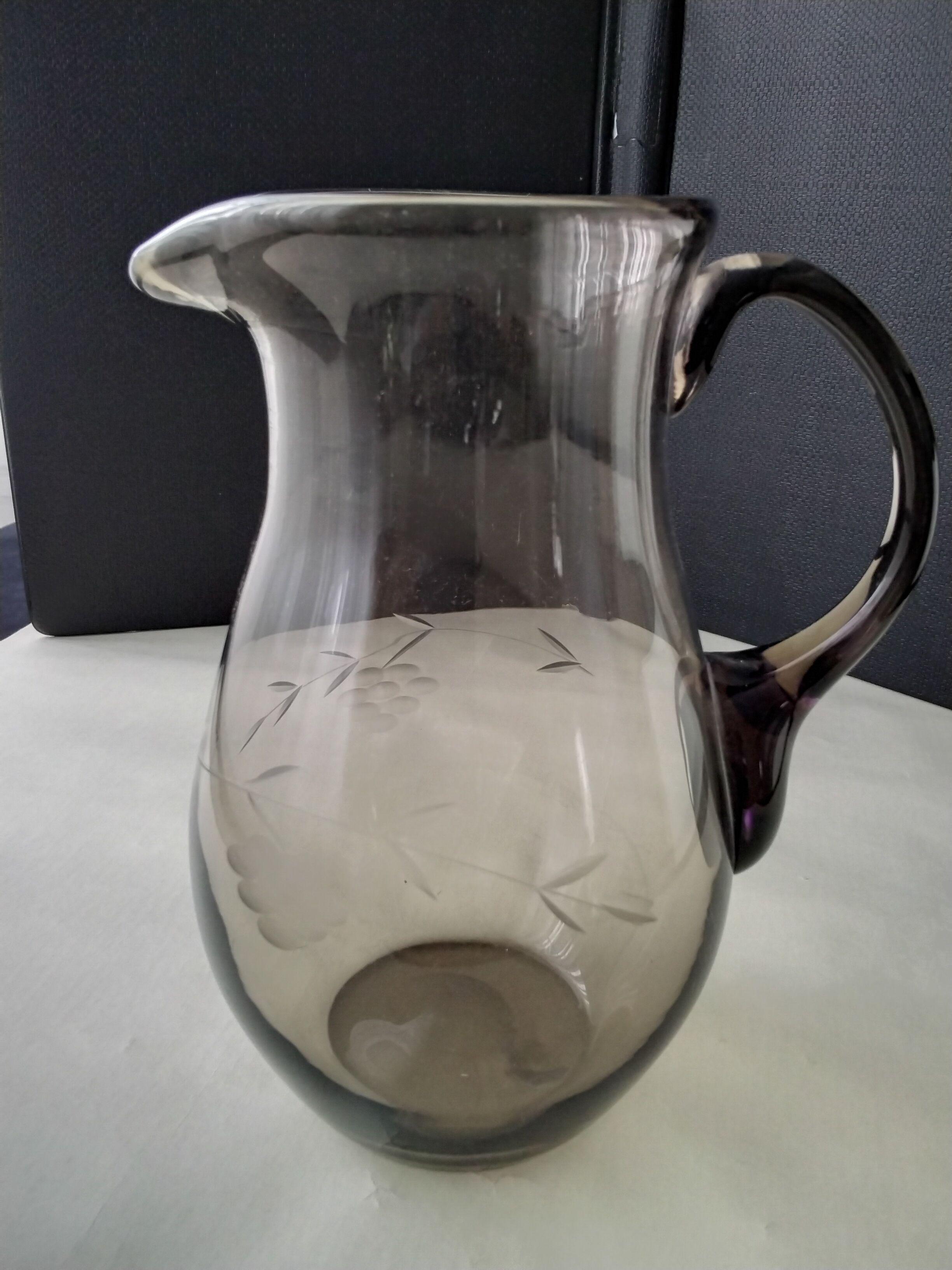 Vintage blown glass water decanter 1.4 L