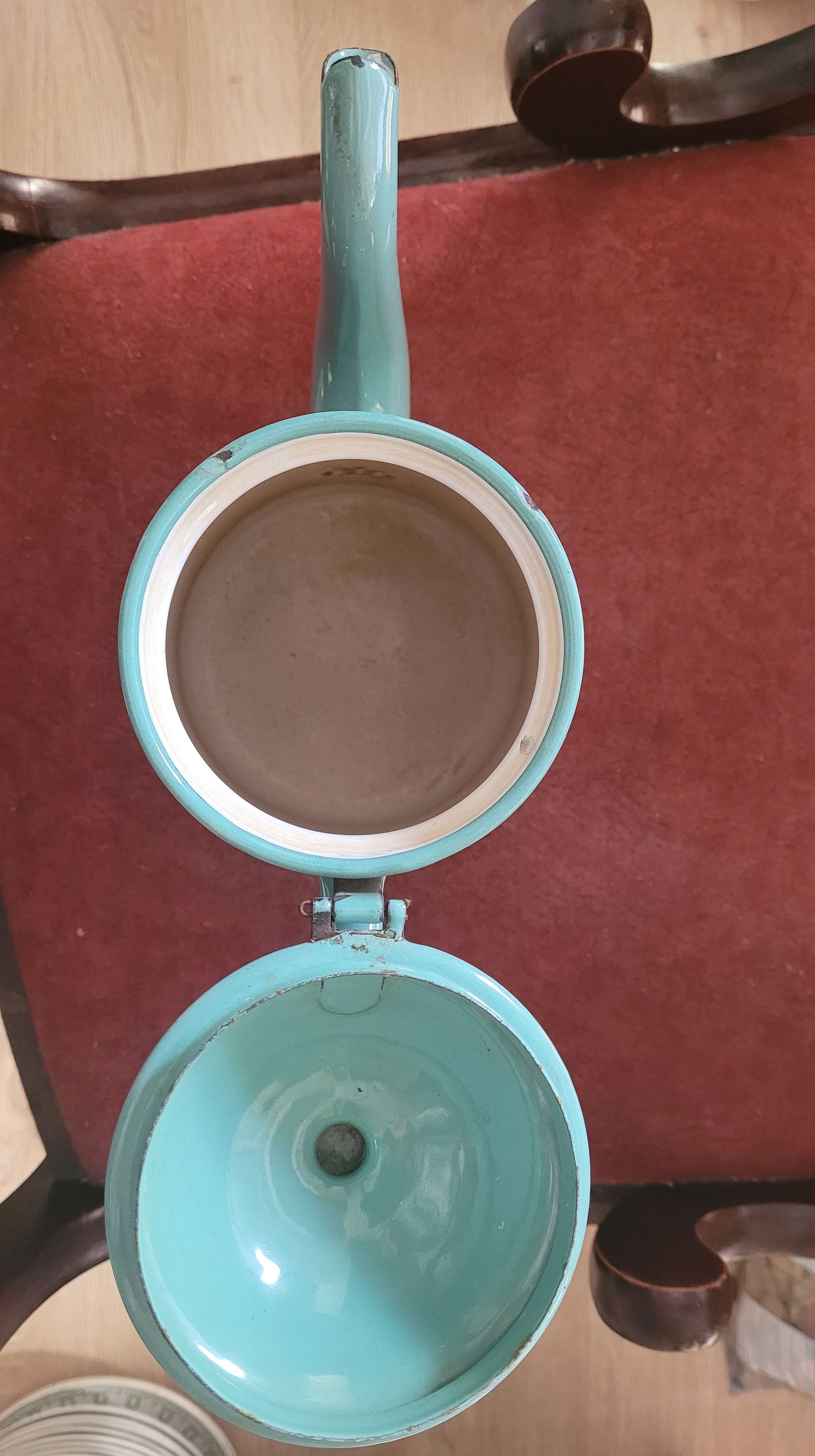 Green enamelled coffee maker lineage