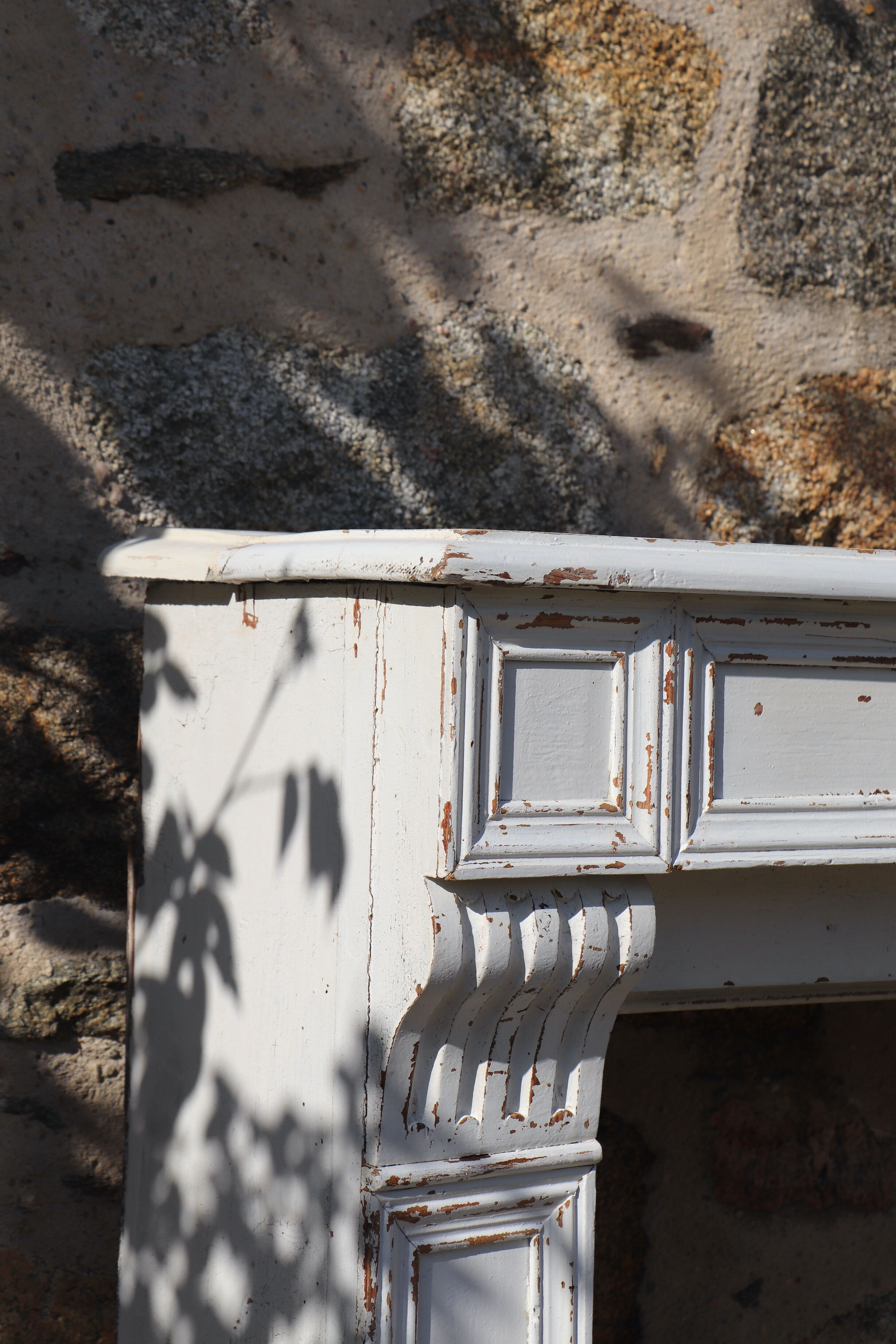Wooden chimney, Directoire style