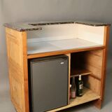 Counter bank with grape decoration