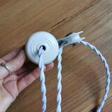 Opaline suspension with up and down