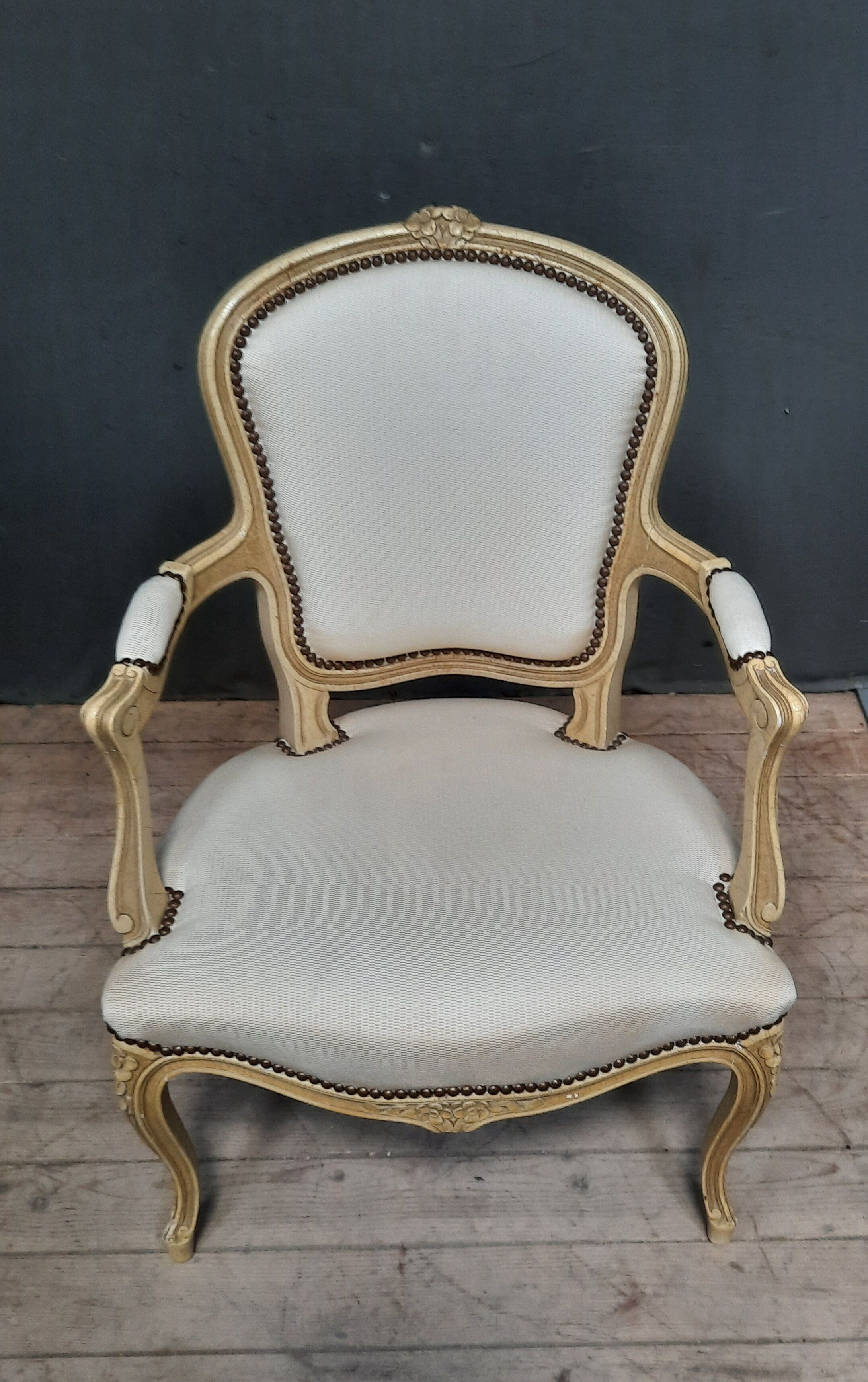 White lacquered armchair Louis XV style