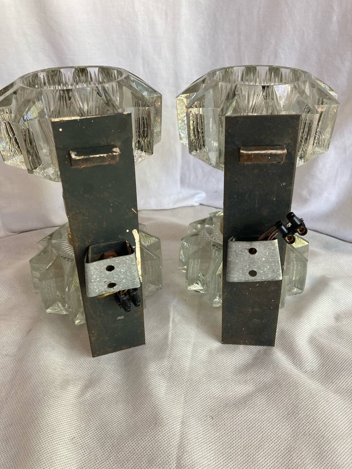 Pair of 1930s wall lights, Italian work, Murano glass and brass