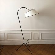 Lampadaire tripode et porte revue 1950