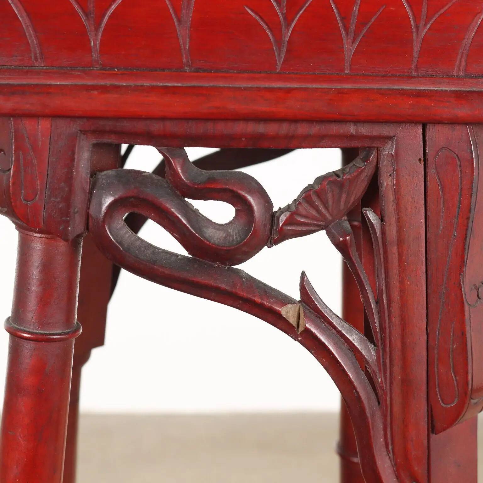Antique walnut vase holder with decorations, 19th century