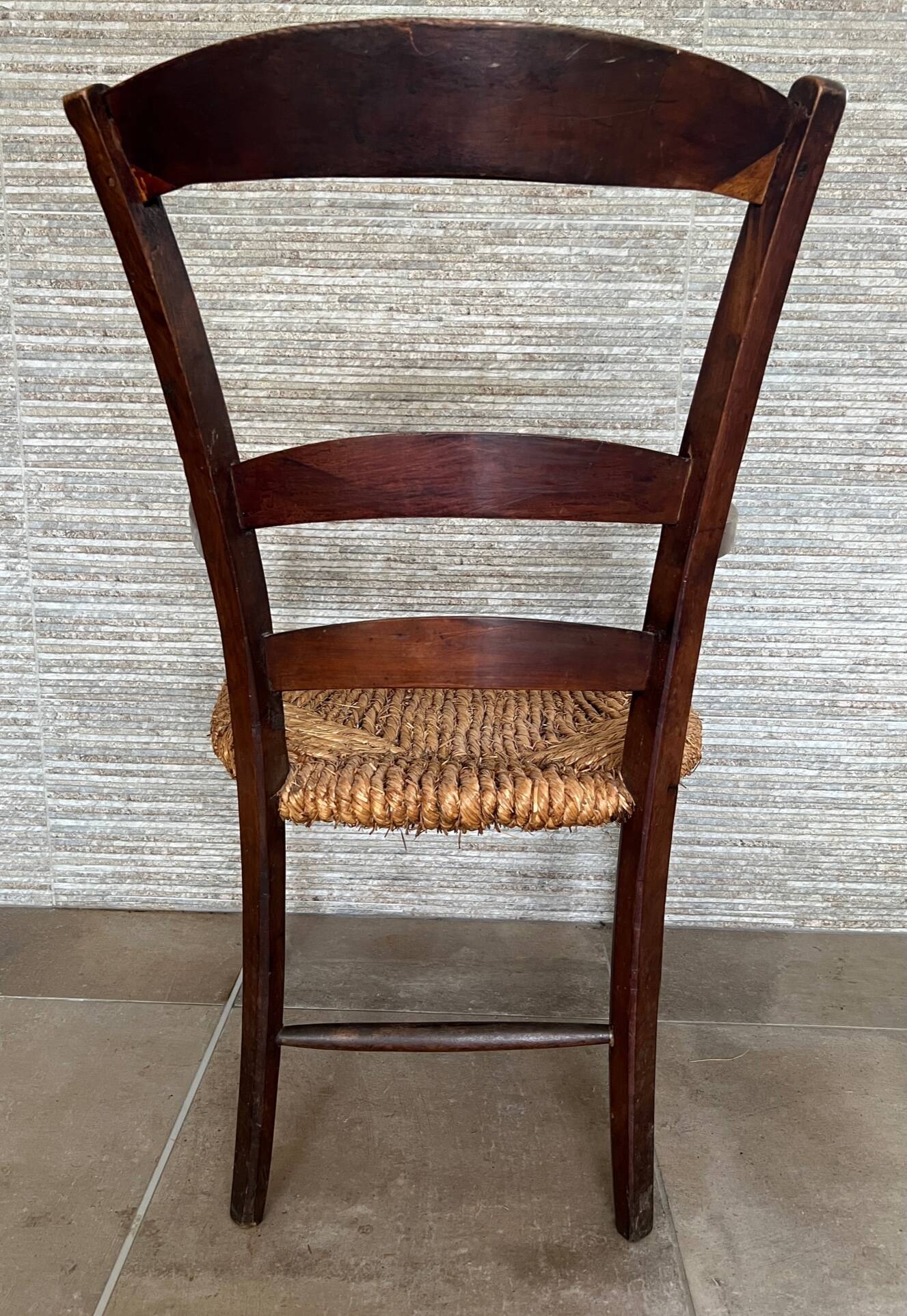 Fauteuil paillé campagnard XIXem en chataigné