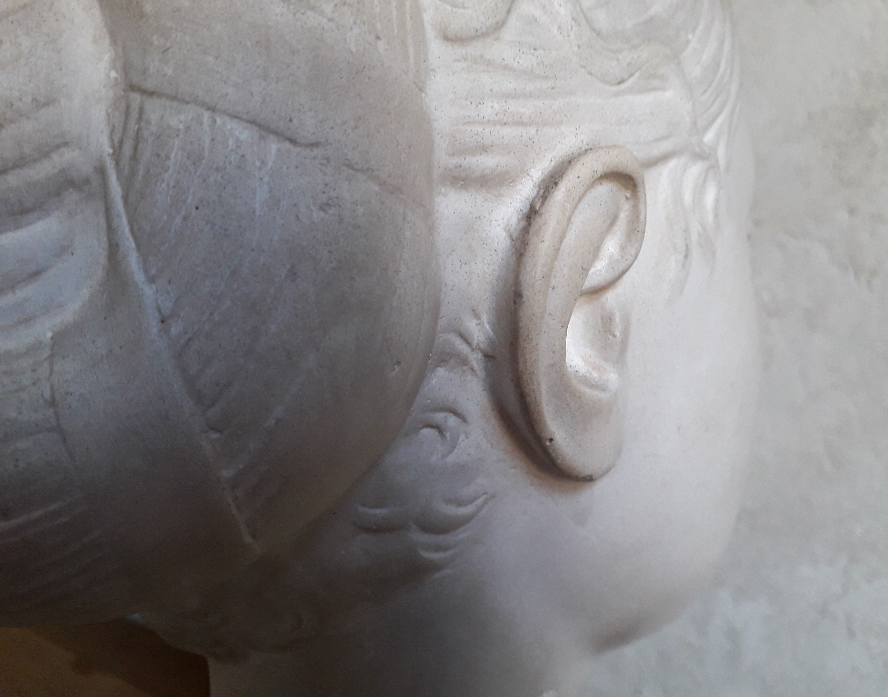 Buste en plâtre de femme ateliers du Louvre