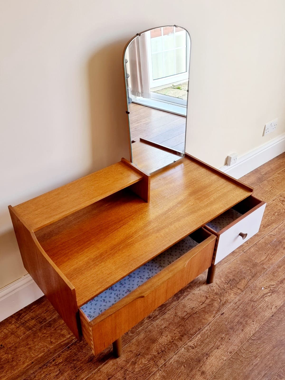 1960's dressing table