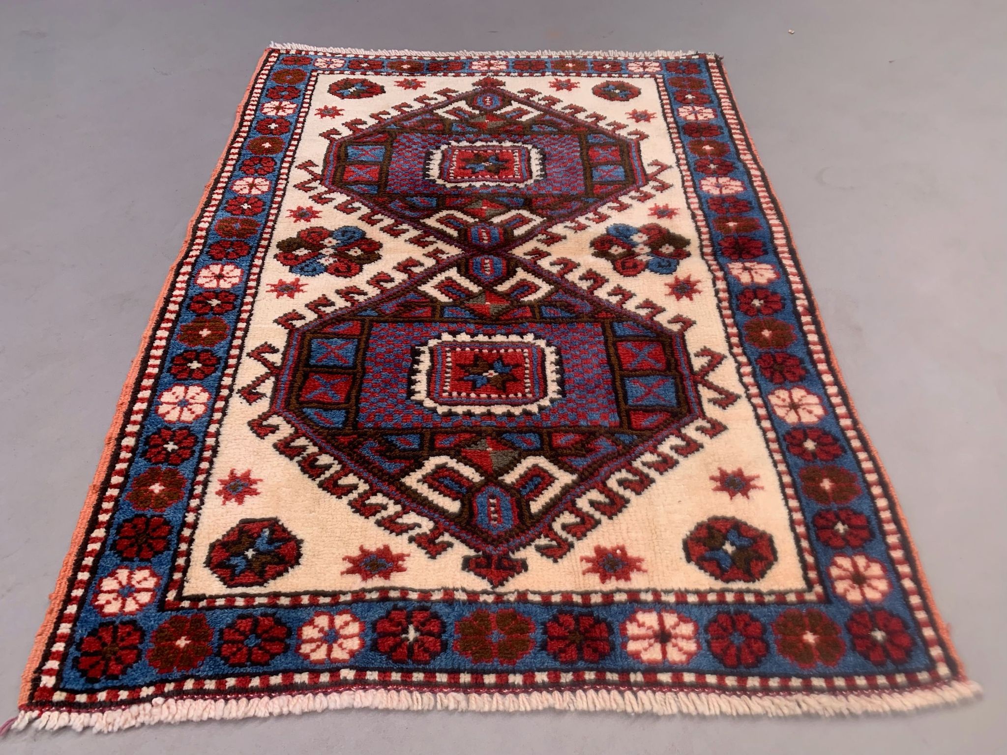 Old turkish kazak rug 129x91 cm vintage tribal carpet, red and blue large