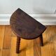 Tabouret tripode en bois tourné