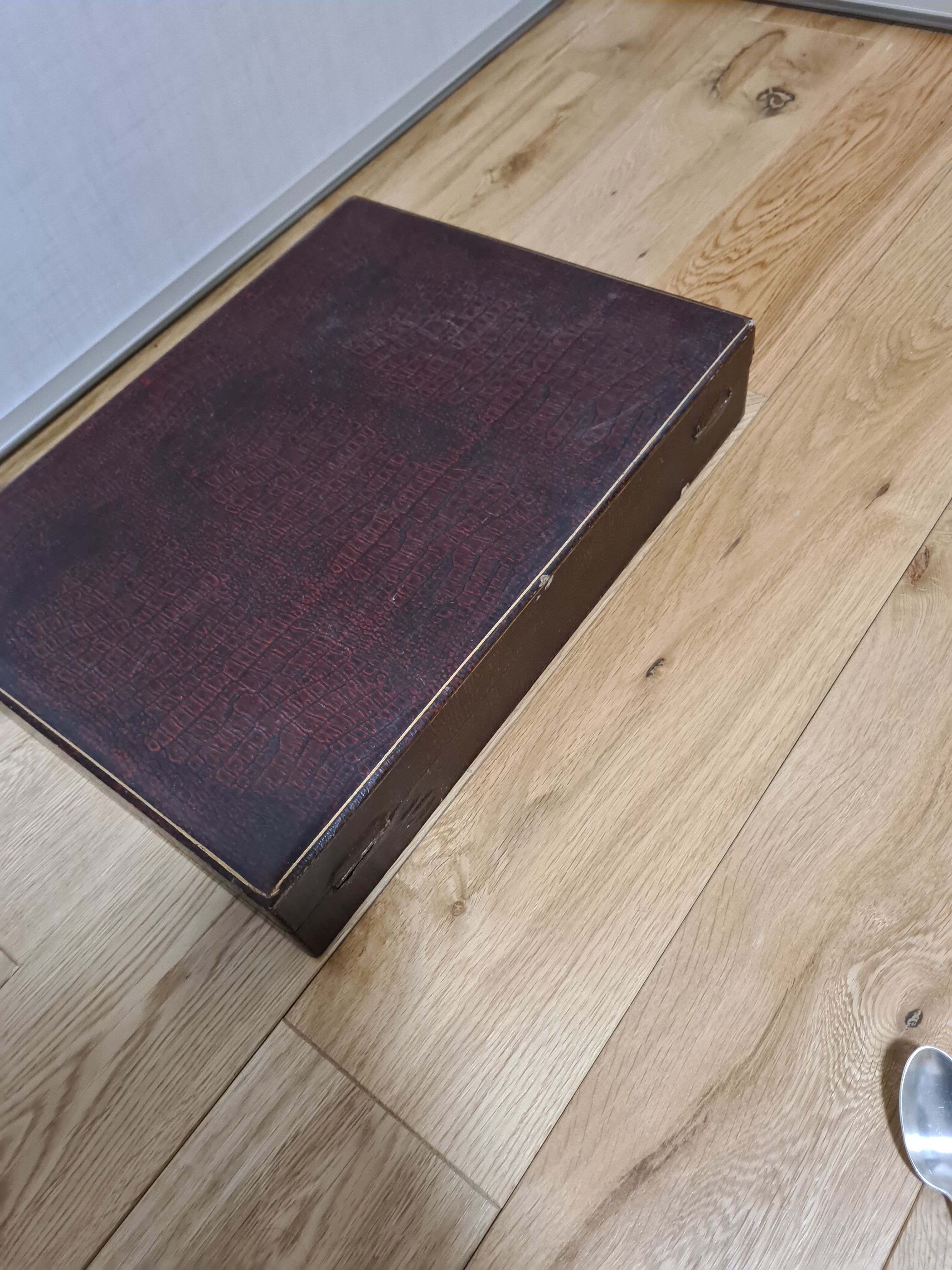 Housewife Gabriel Gay