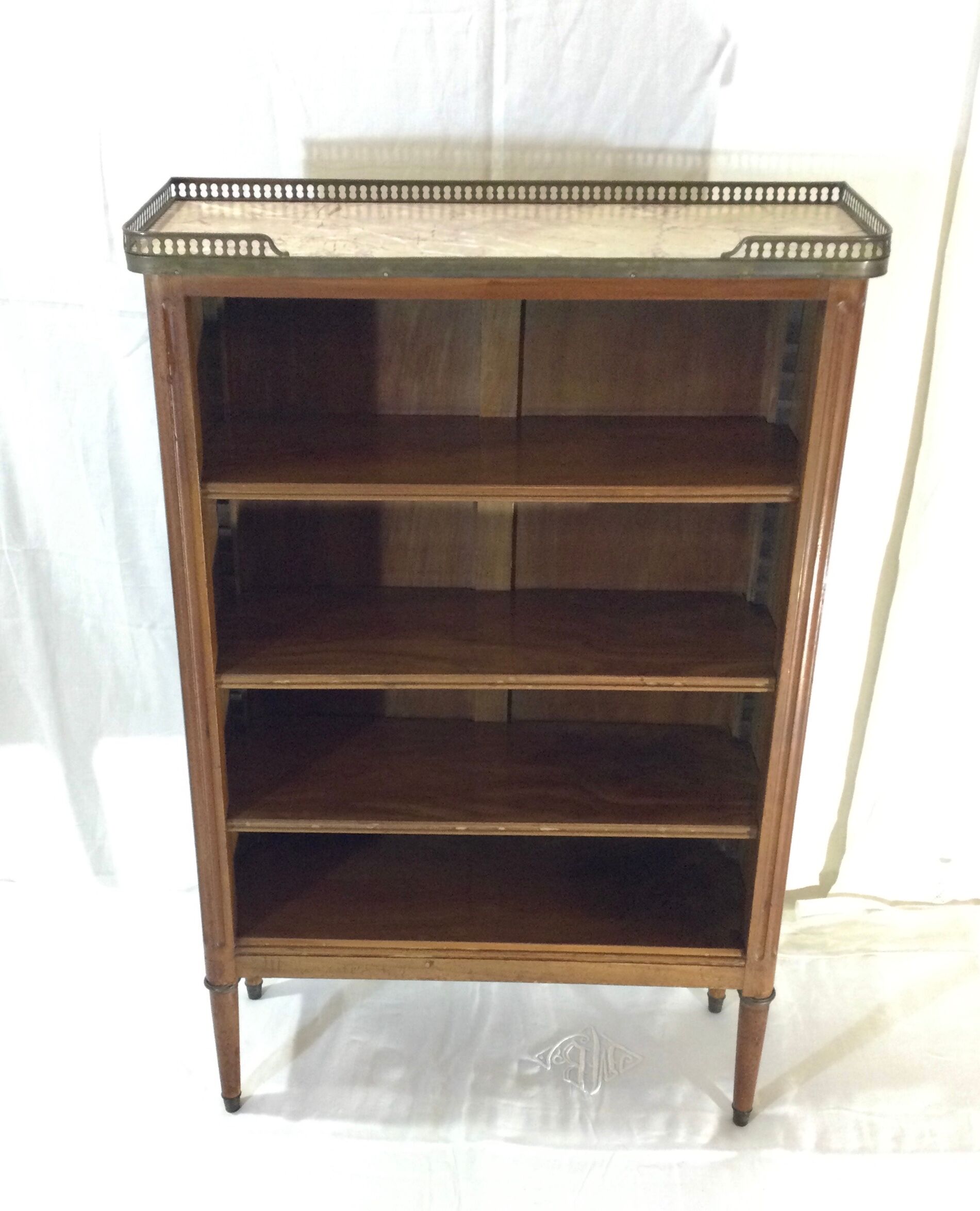 Entrance library - bibus Louis XVI