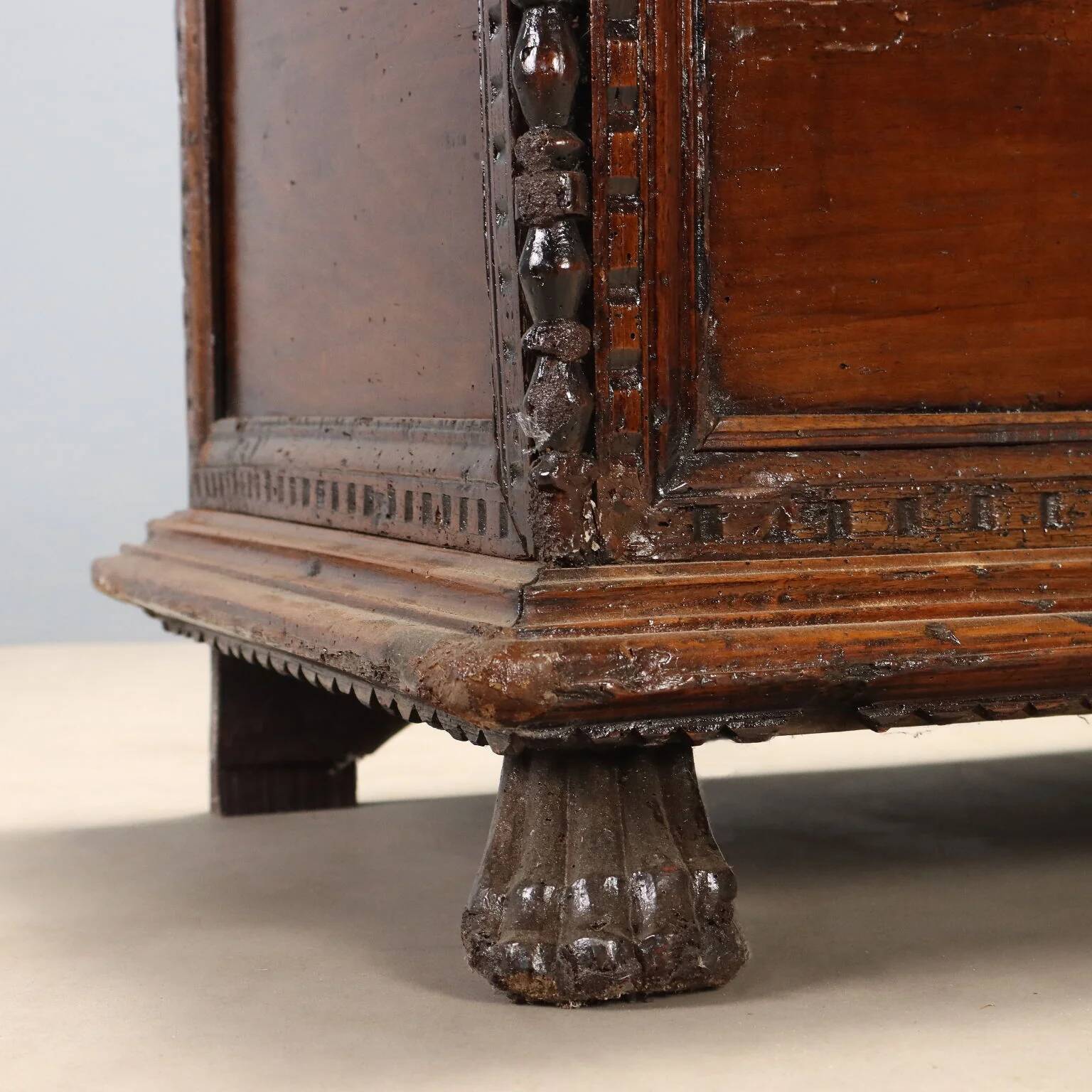 18th-century walnut chest with mouldings