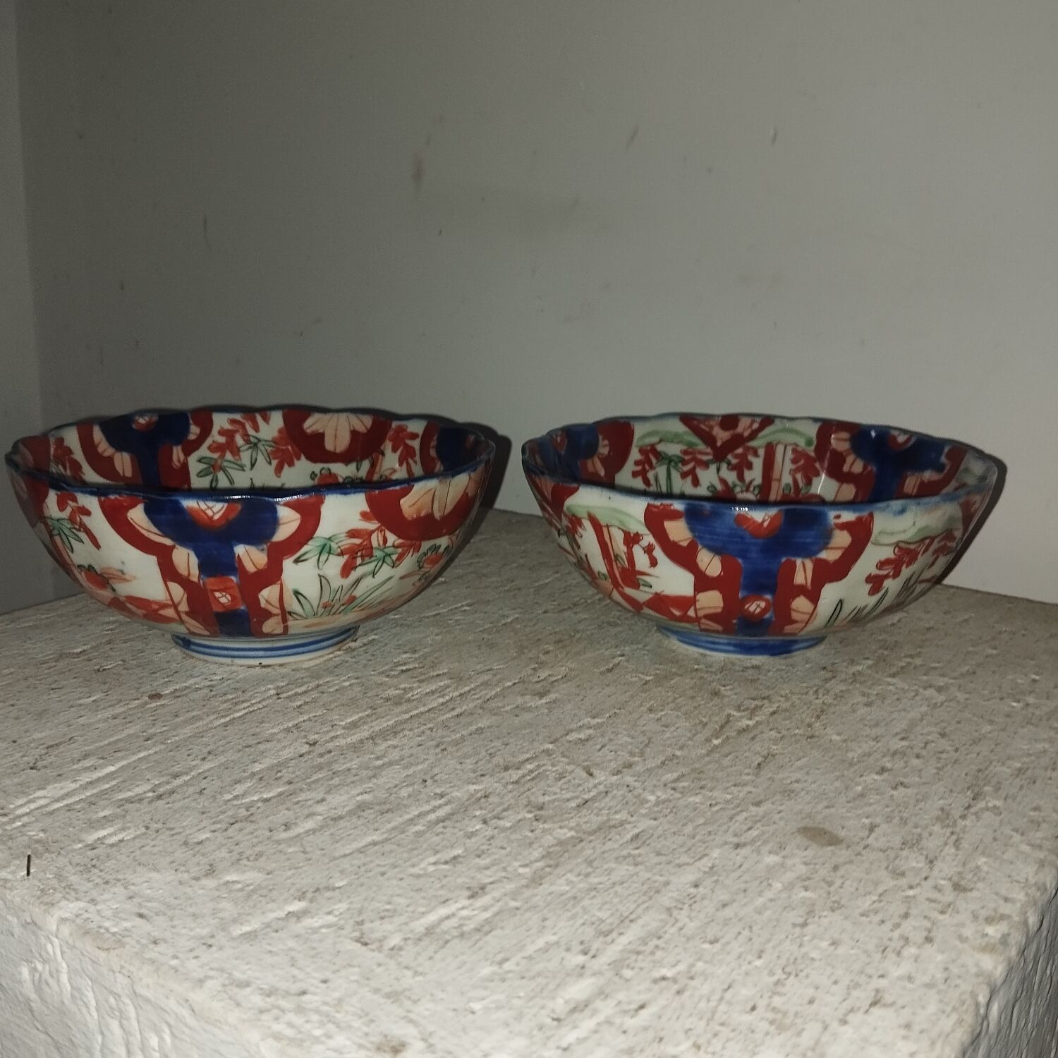 Pair of Imari porcelain bowls