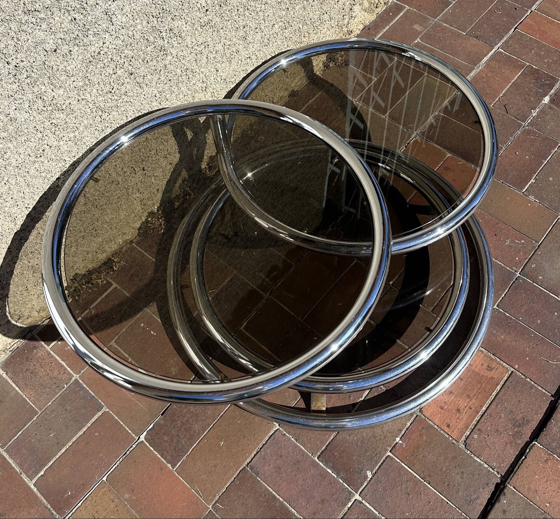 Vintage swivel coffee table by Milo Baughman, Artedis Roche Bobois
