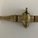 Adjustable solid brass garden lance