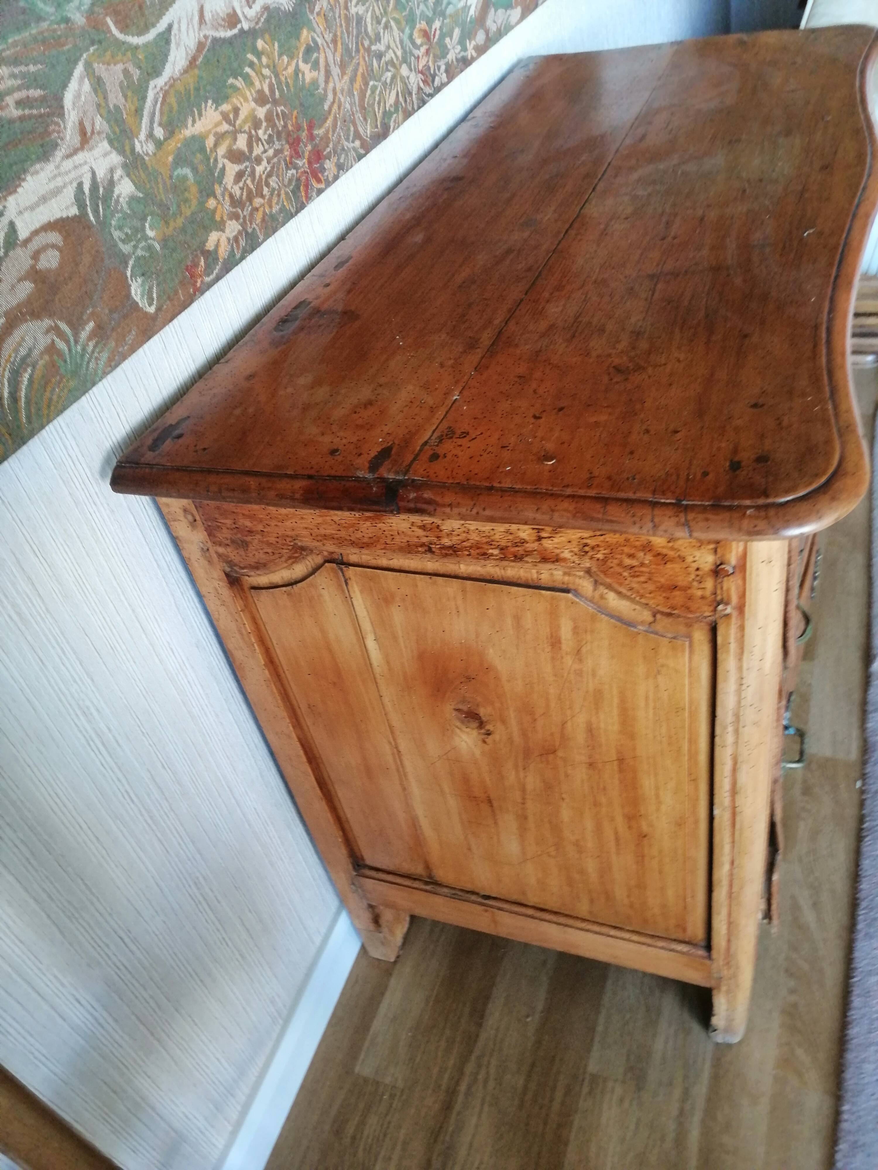 Parisienne Regency dresser