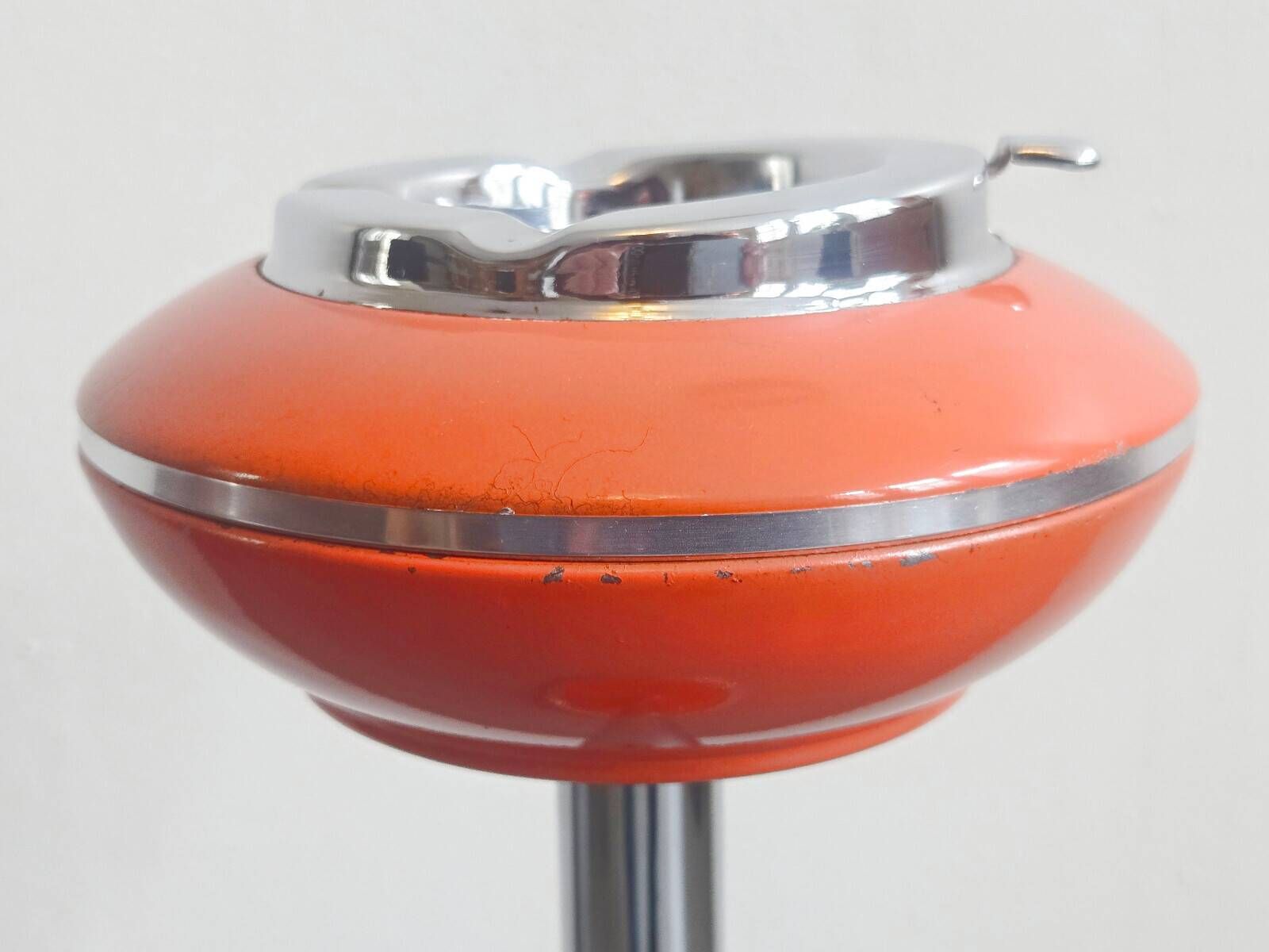 VINTAGE 1970s METAL ASH TRAY ON A STAND ORANGE LACQUER & CHROME 70S SPACE AGE