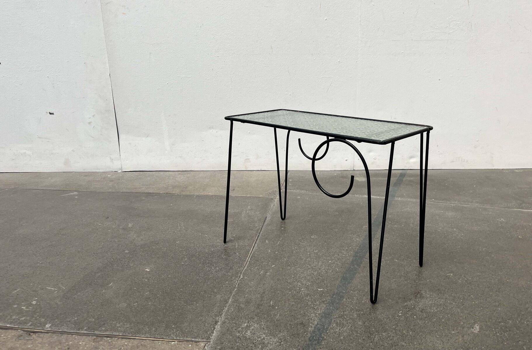 Table d'appoint en verre de style danois String des années 1960, milieu du siècle