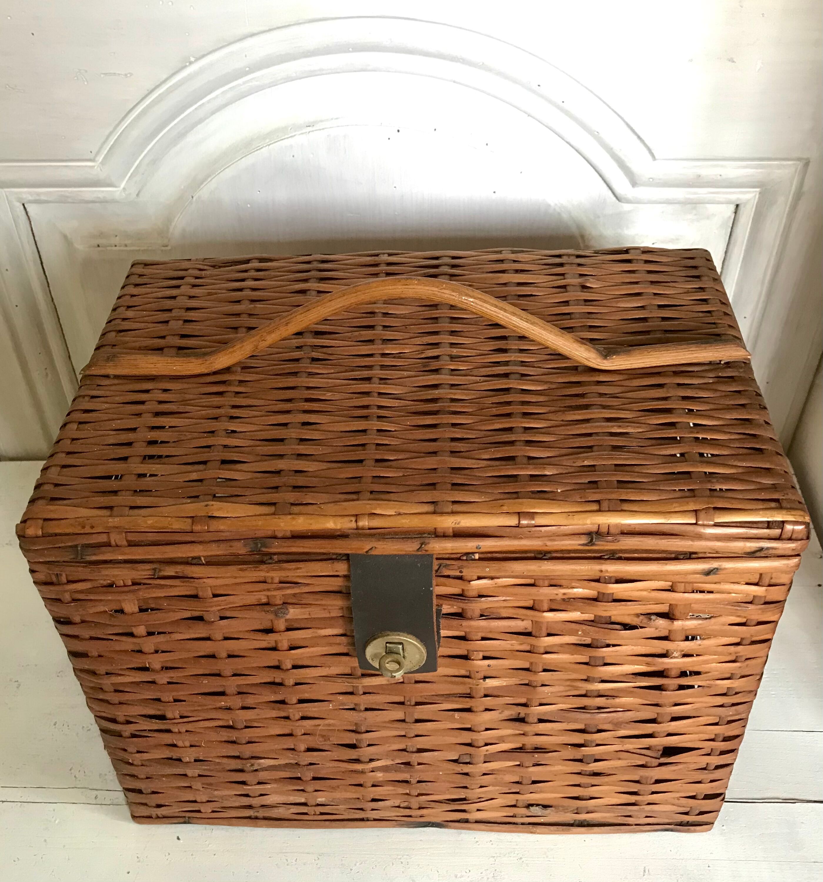Ratin lid basket