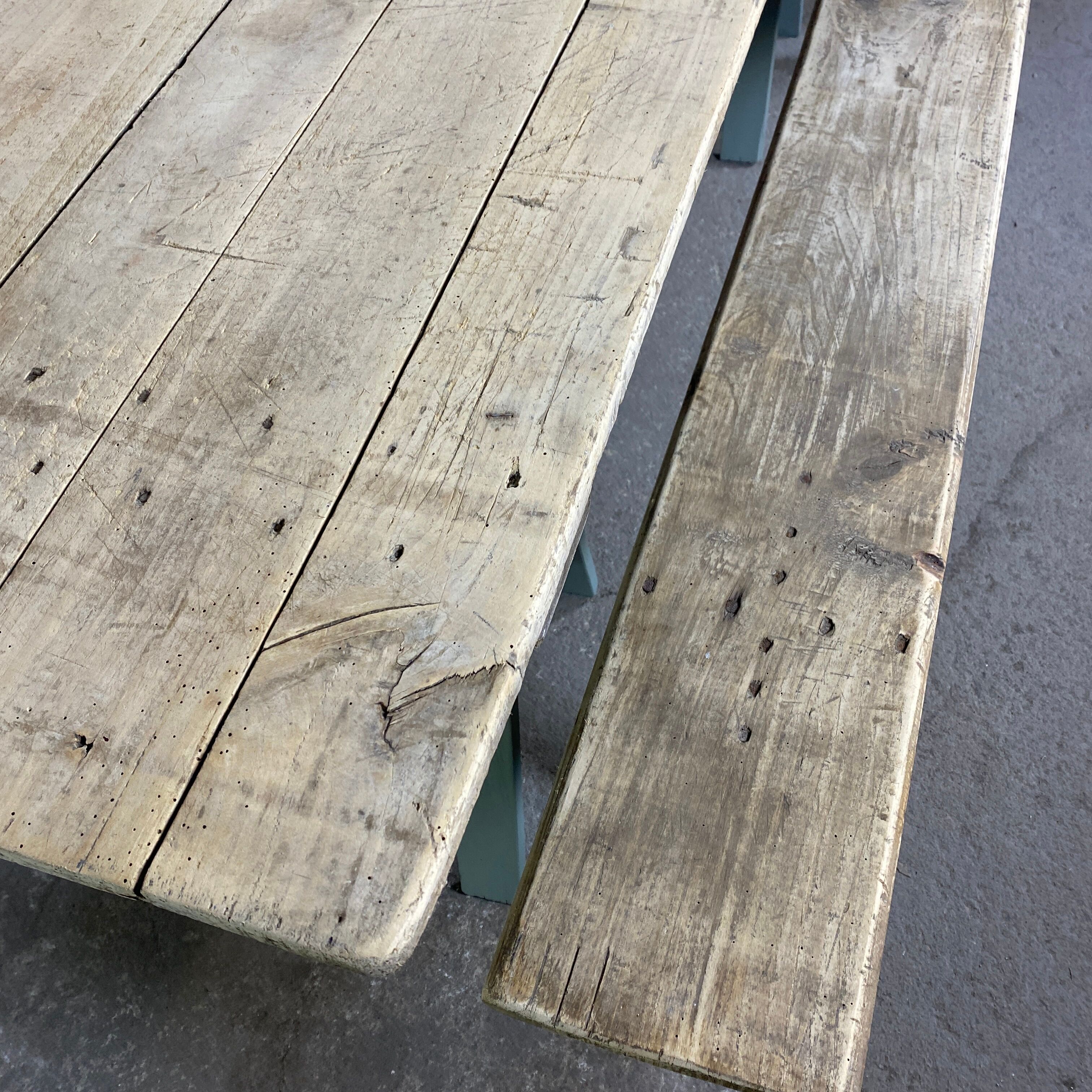 Table guinguette et 2 bancs