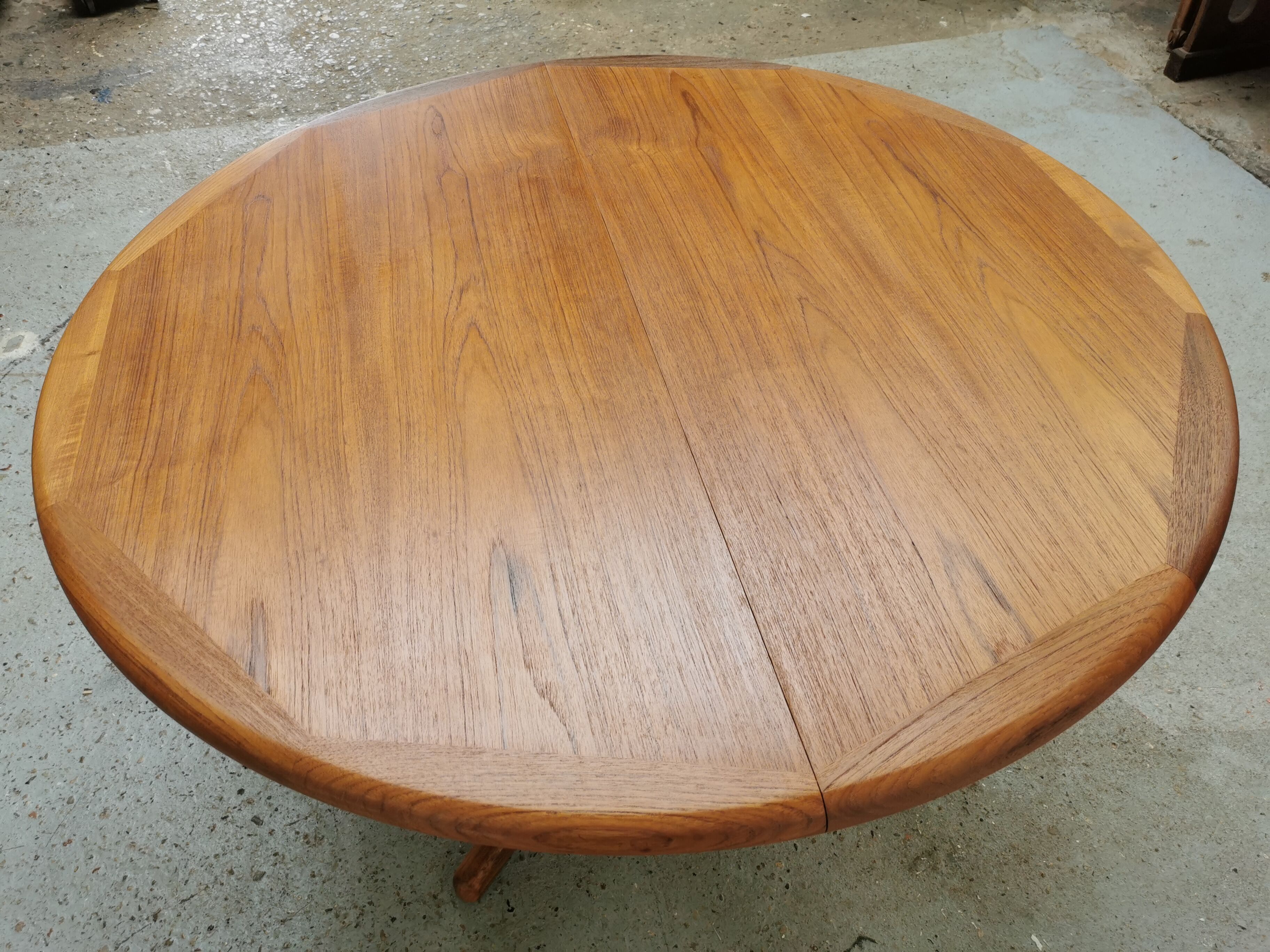 Table de Laurits Larsen en teck