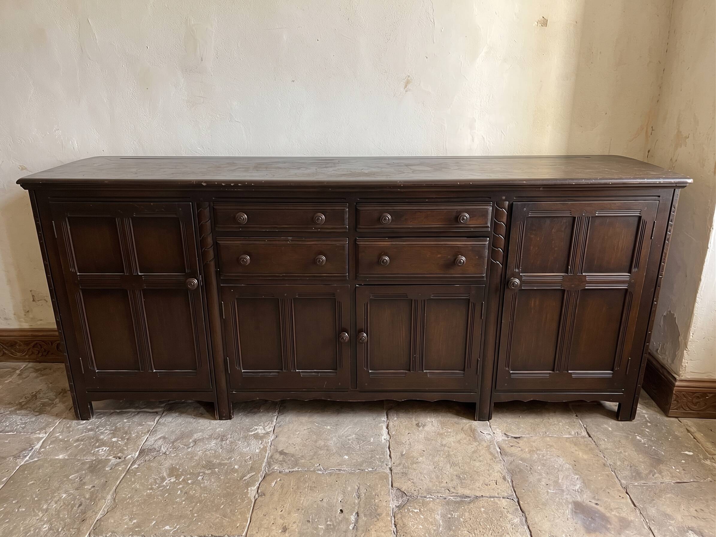 Buffet ancien