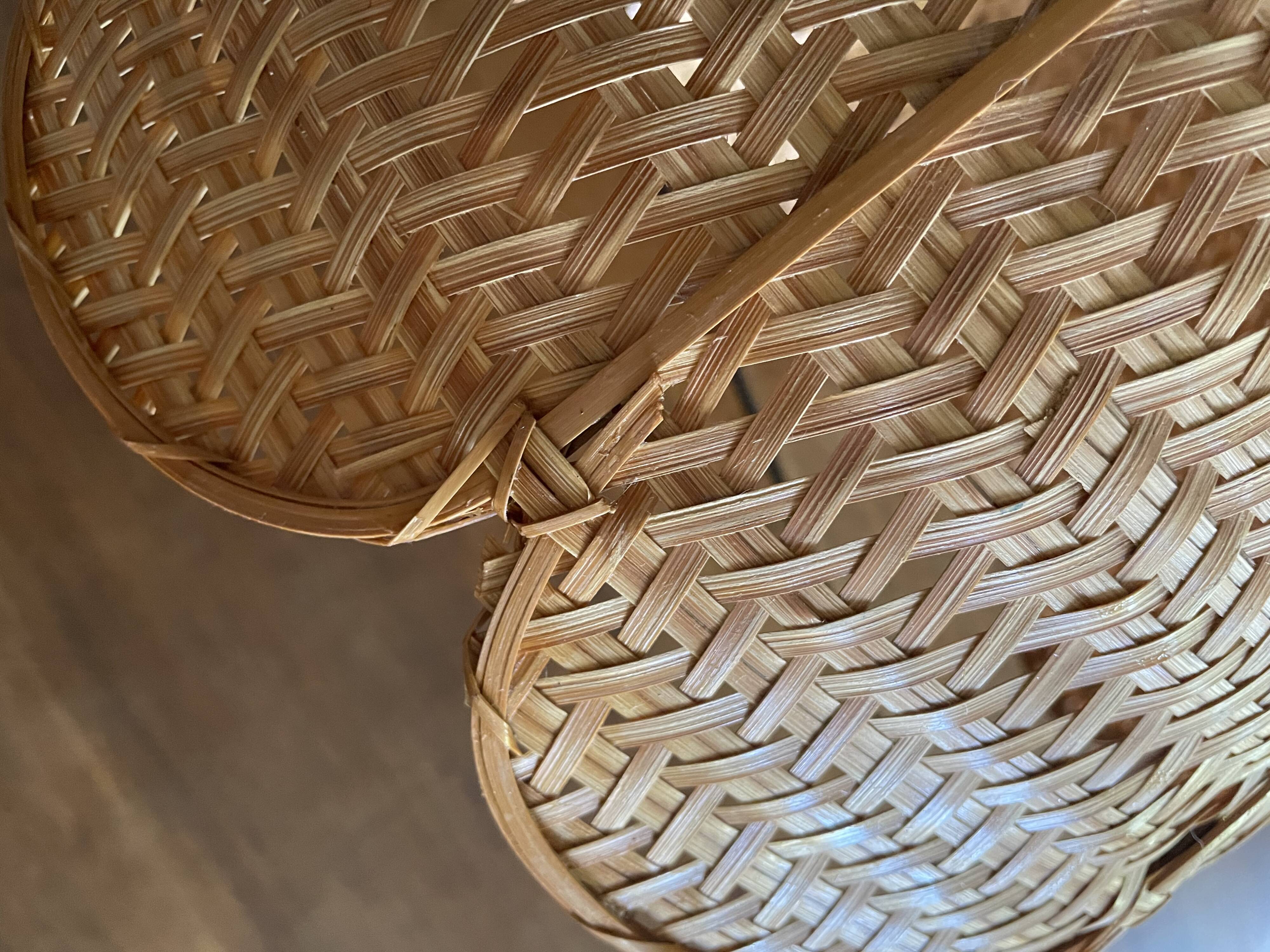 Hanging lamp wicker flower