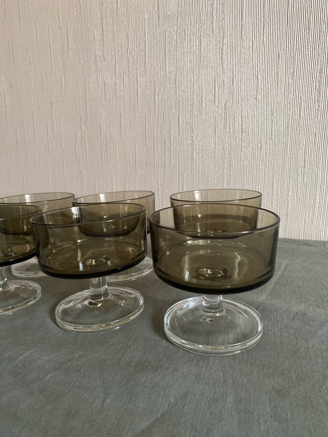 6 Luminarc smoked glass champagne glasses