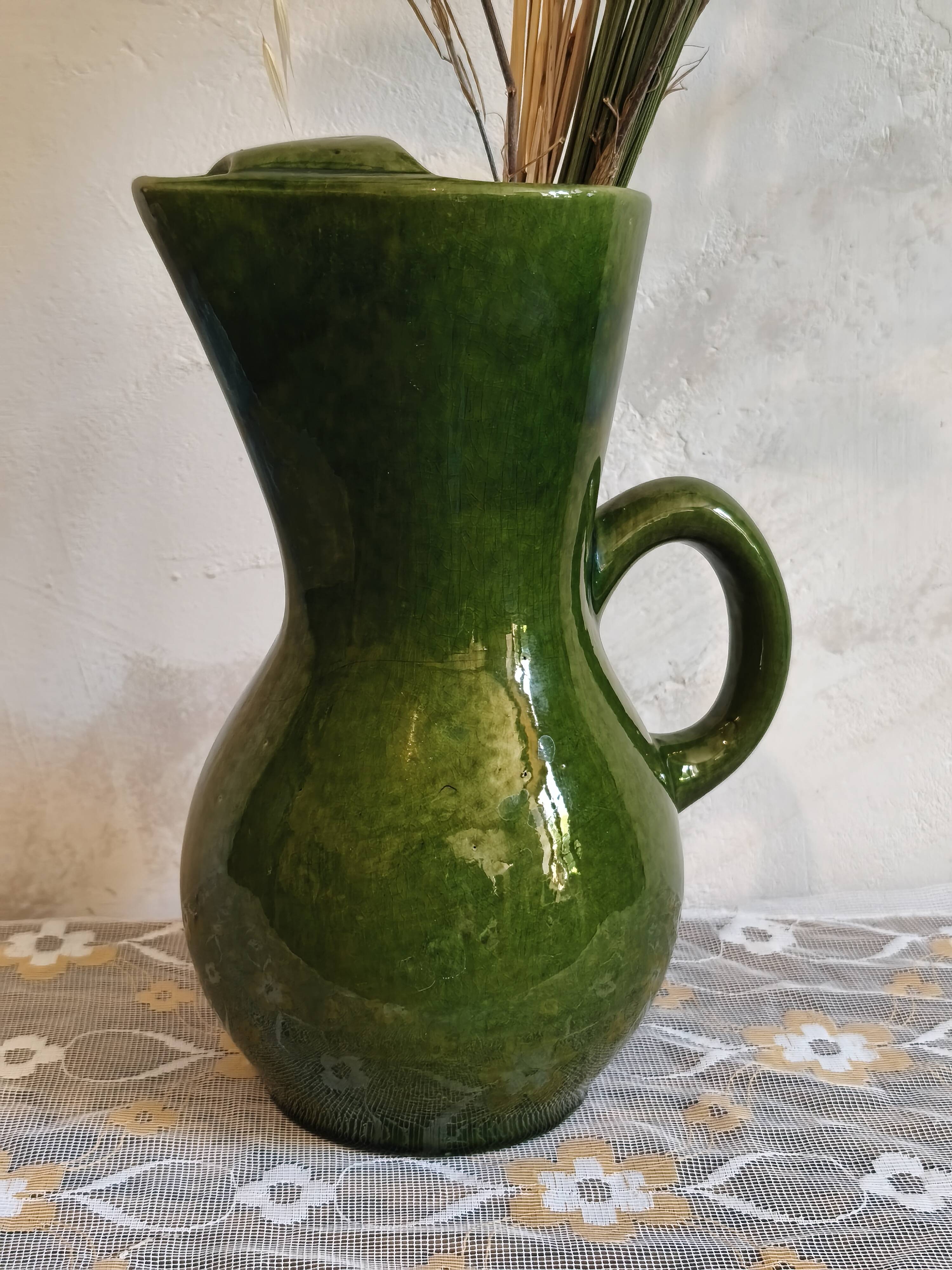 Carafe vintage en céramique vernissée verte