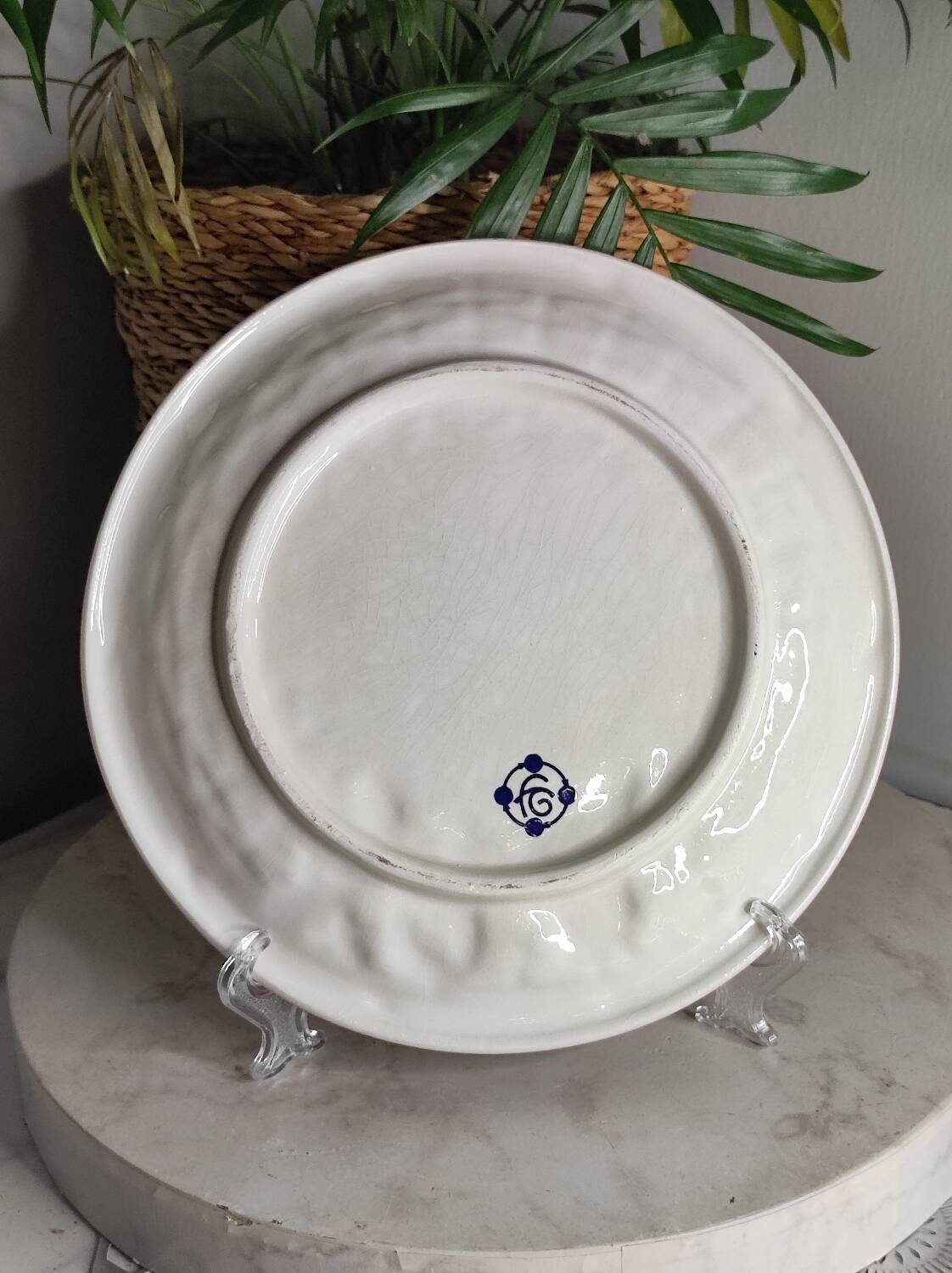 Barbotine dessert plate