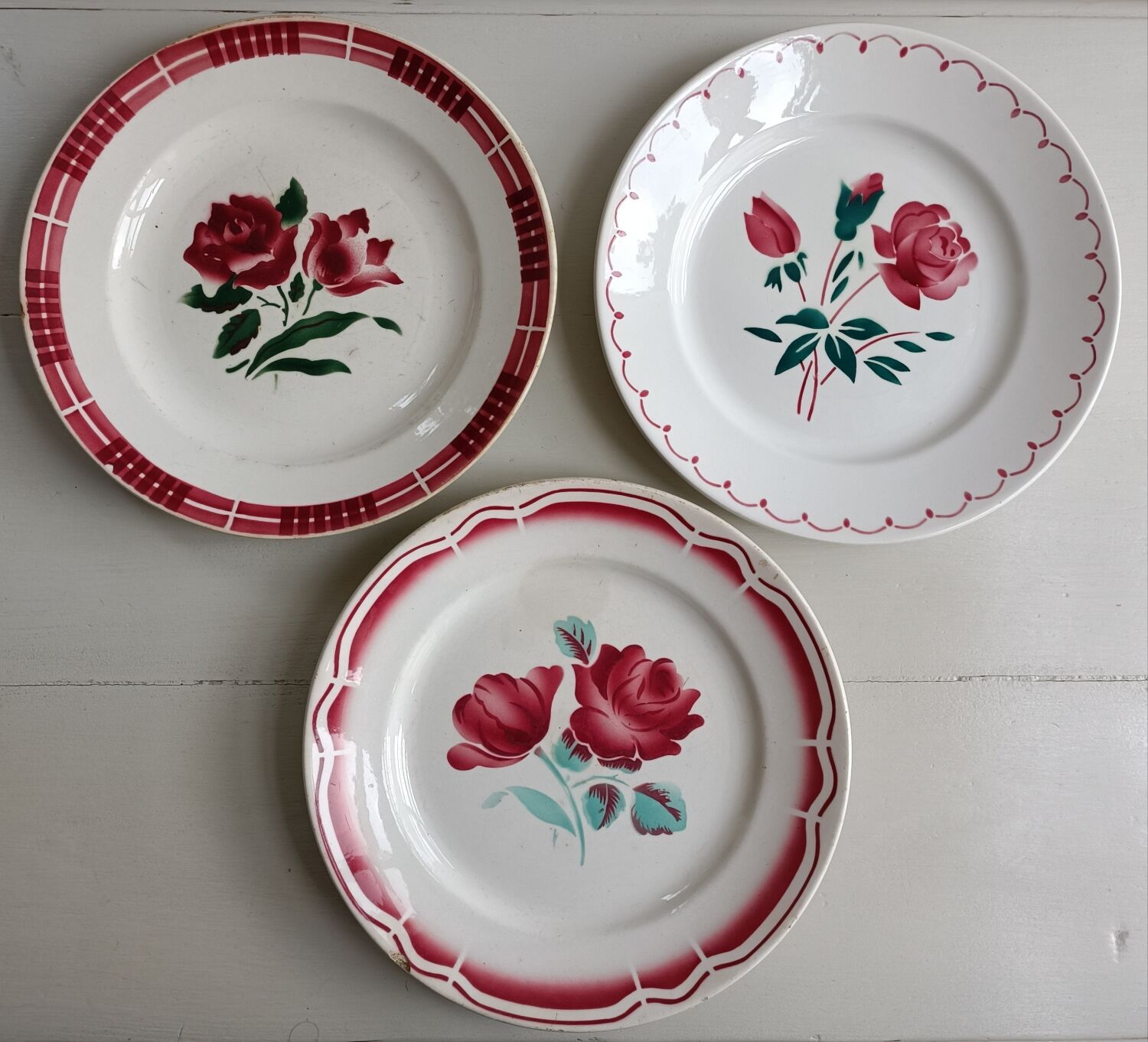 Six mismatched plates iron earth