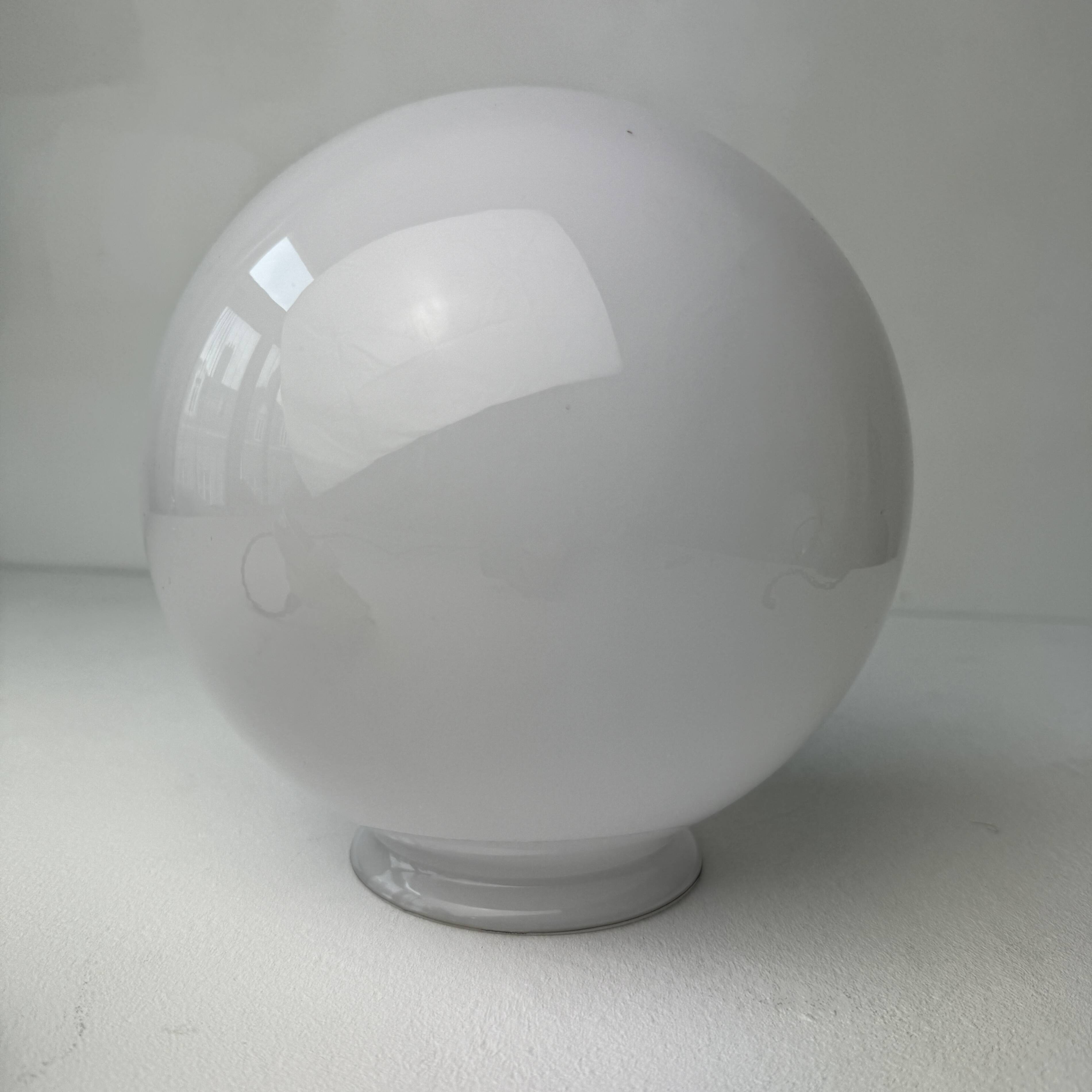 Old round pendant light 18 cm in vintage opaline