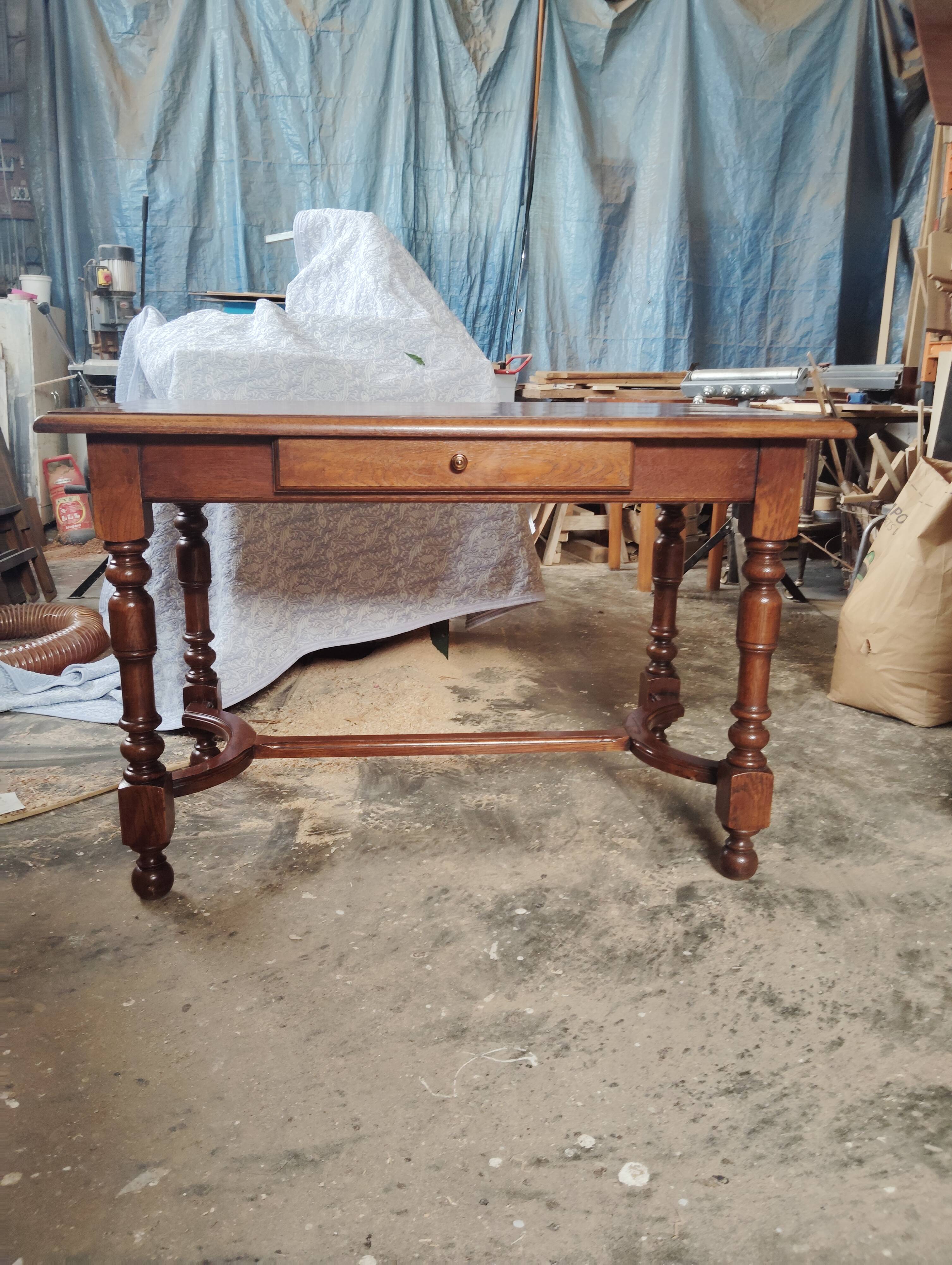 Table with turned legs