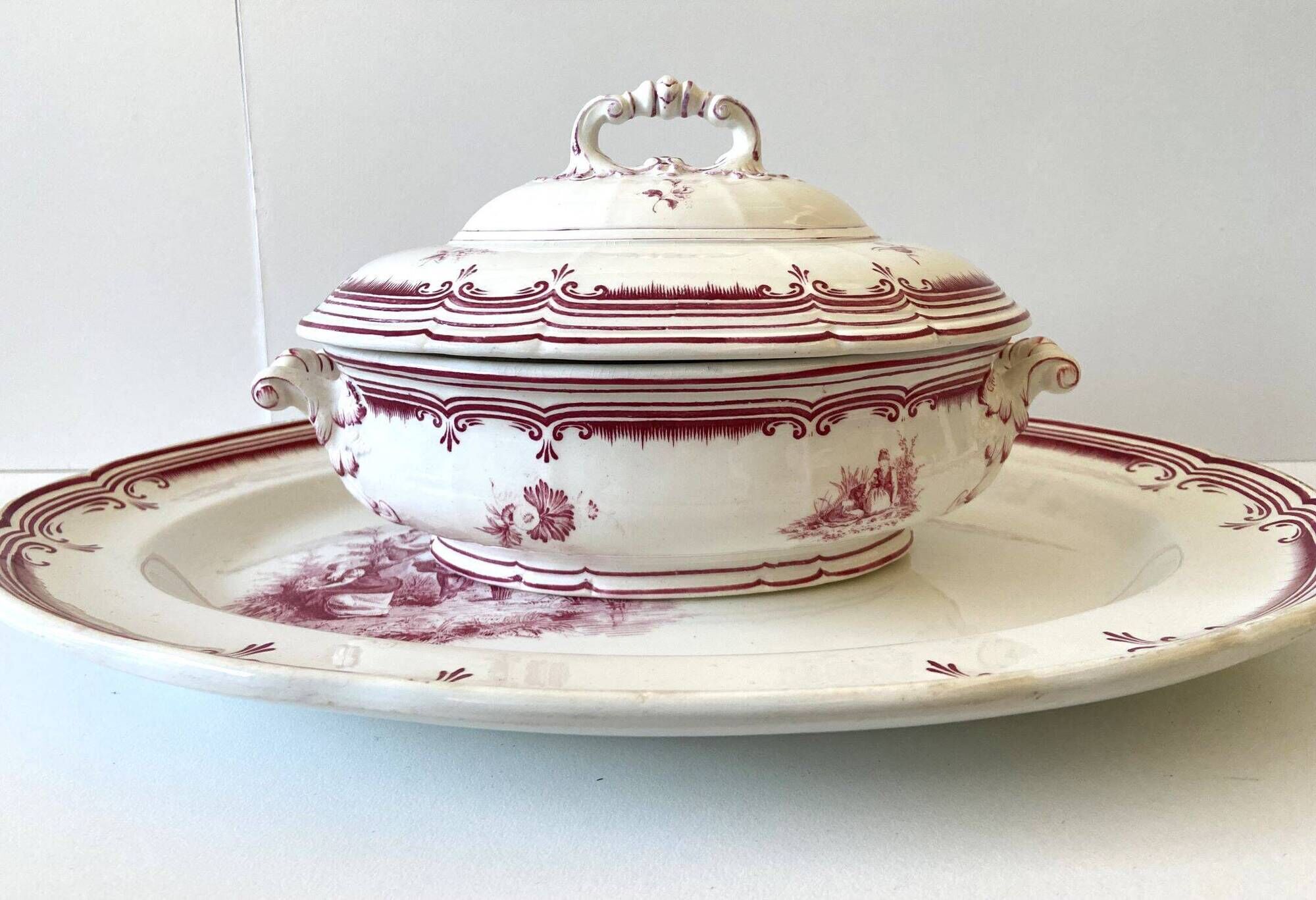 Vegetable dish, Fine Earthenware, Paris, France, Pink Crests, B&Cie Barluet, Creil