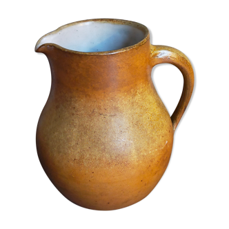 Pitcher Art-Populaire in ancient sandstone