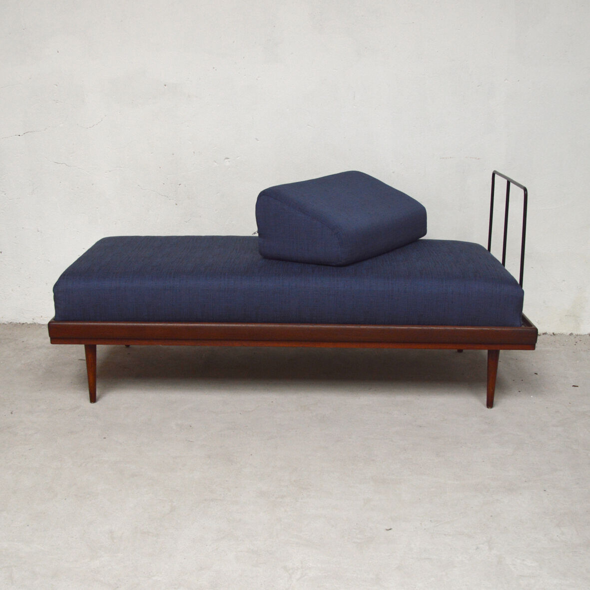 Restored daybed by Wilhelm Knoll 1950