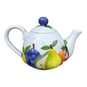 Théière en céramique à décor de fruits