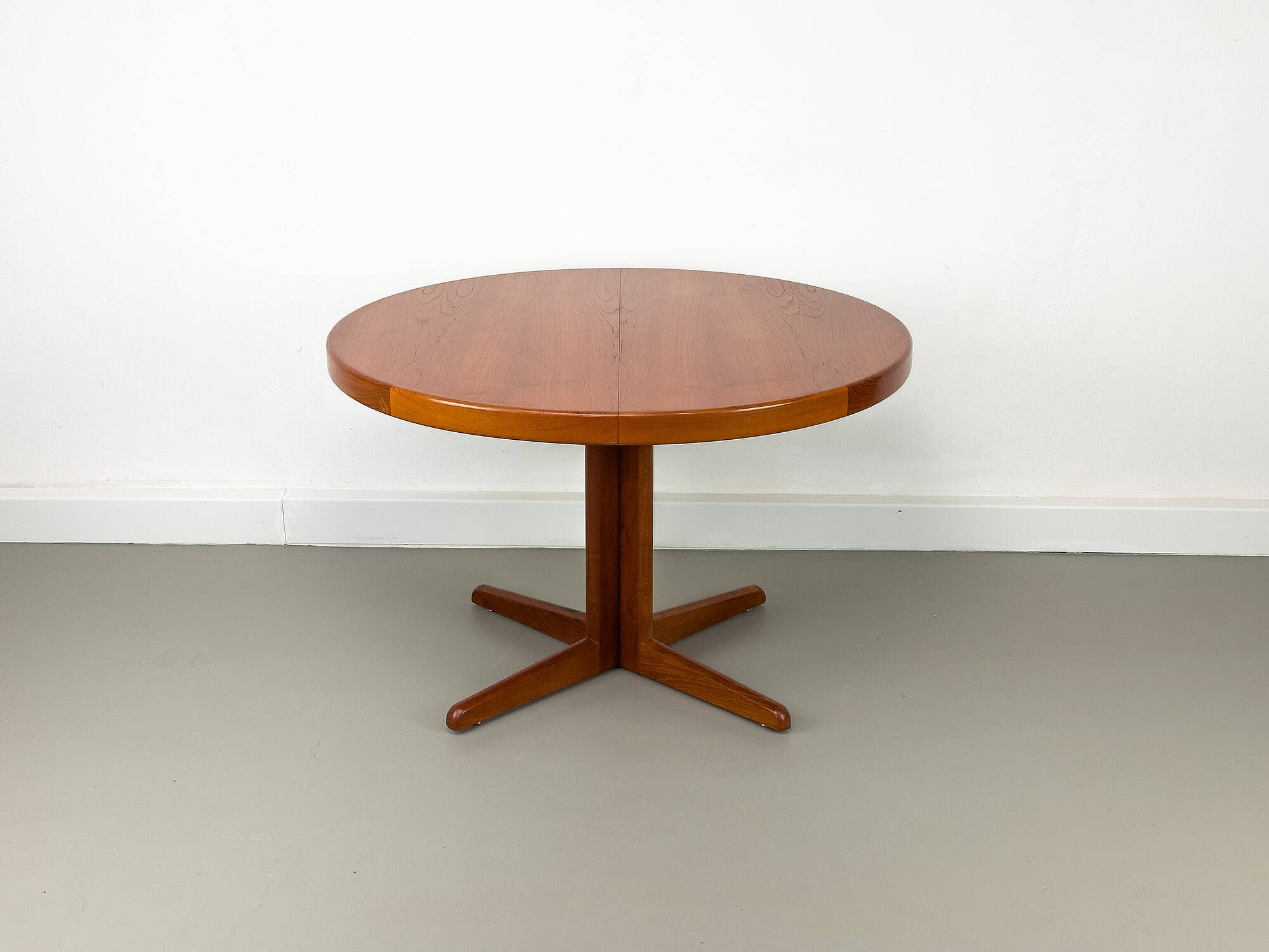 Table de Salle à Manger Ronde en Teck par HW Klein pour Bramin, Danemark, 1960s