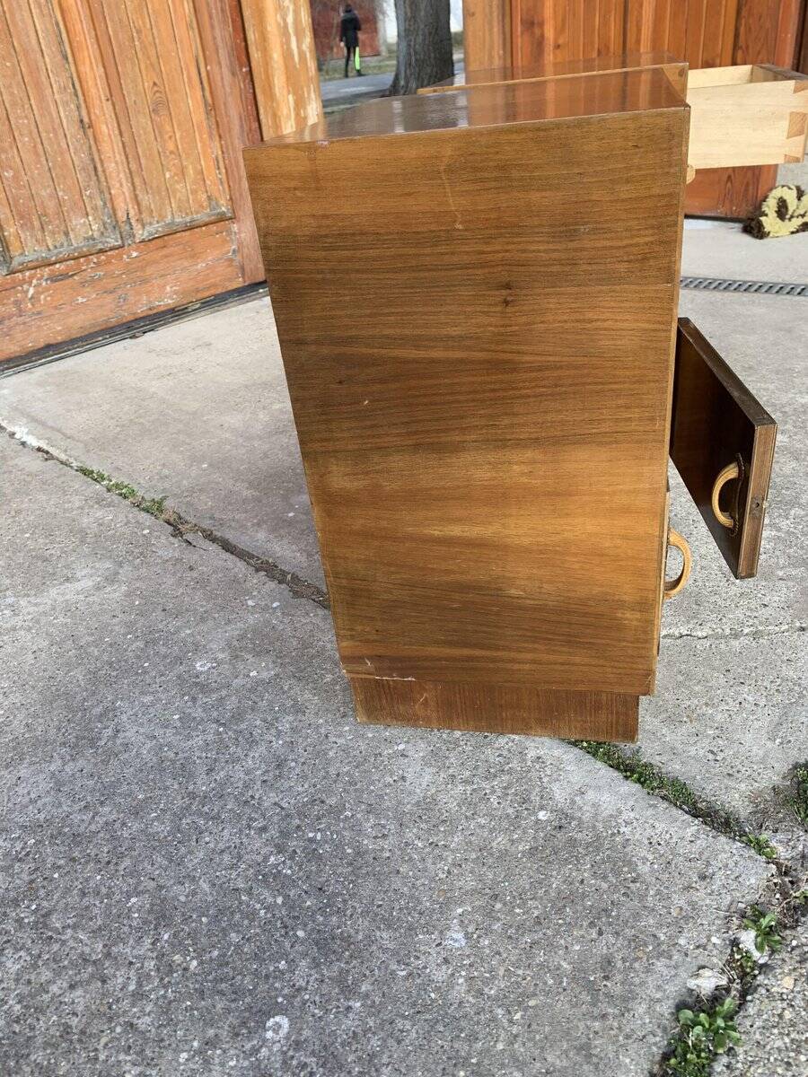 Paire de tables de chevet Art Déco en bois marron, Italie années 1930 — set de 2