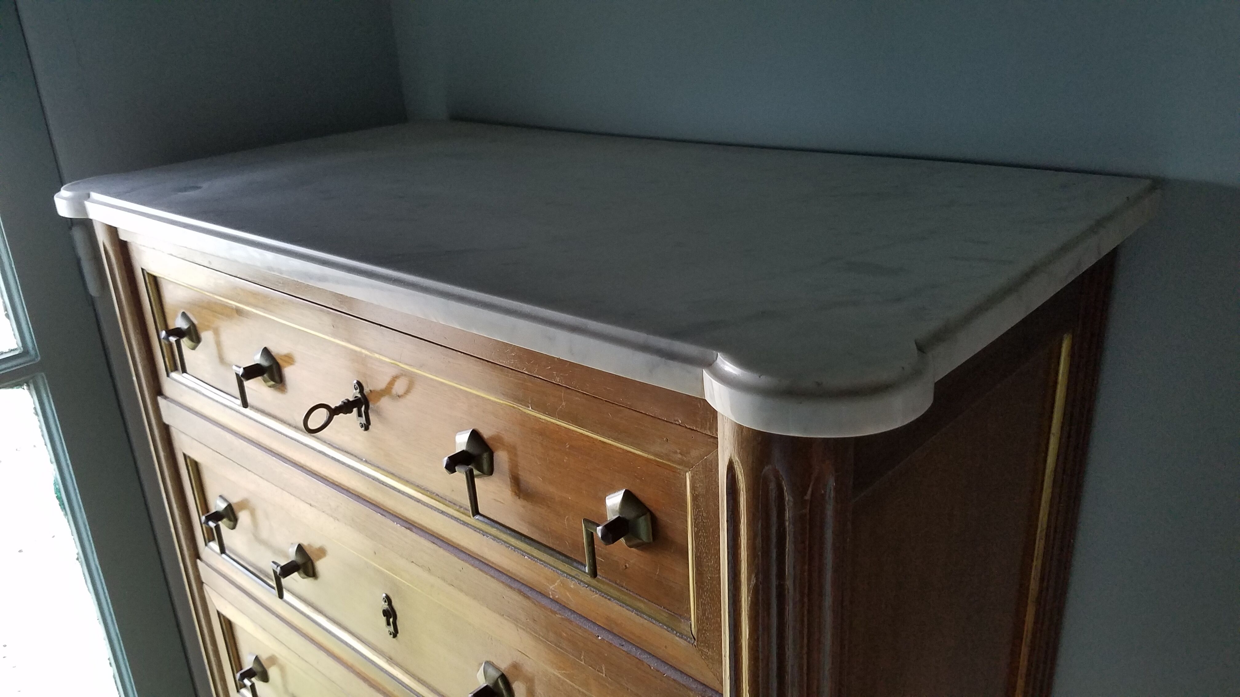 Weekly mahogany furniture and white marble tray