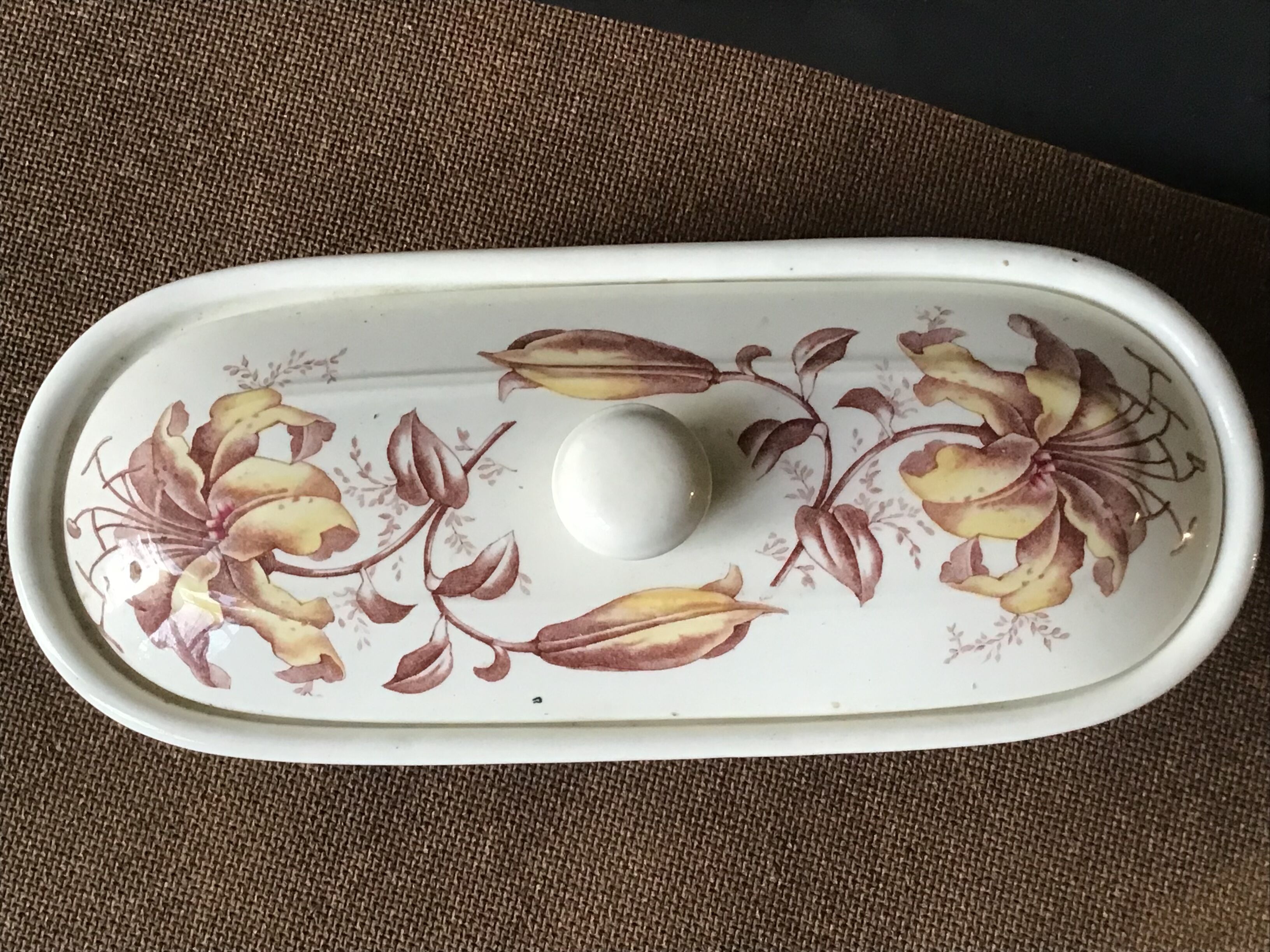 Faience brush holder