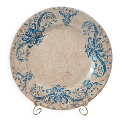 Assiette ancienne modèle « joconde », décor bleu victorien