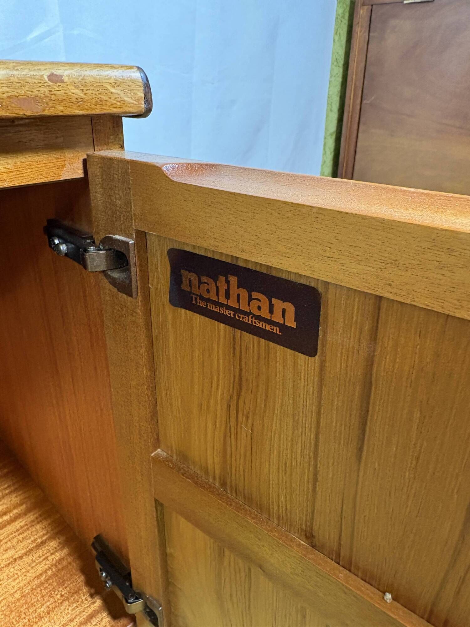 Enfilade en teck rétro des années 60 par Nathan. Un classique et très