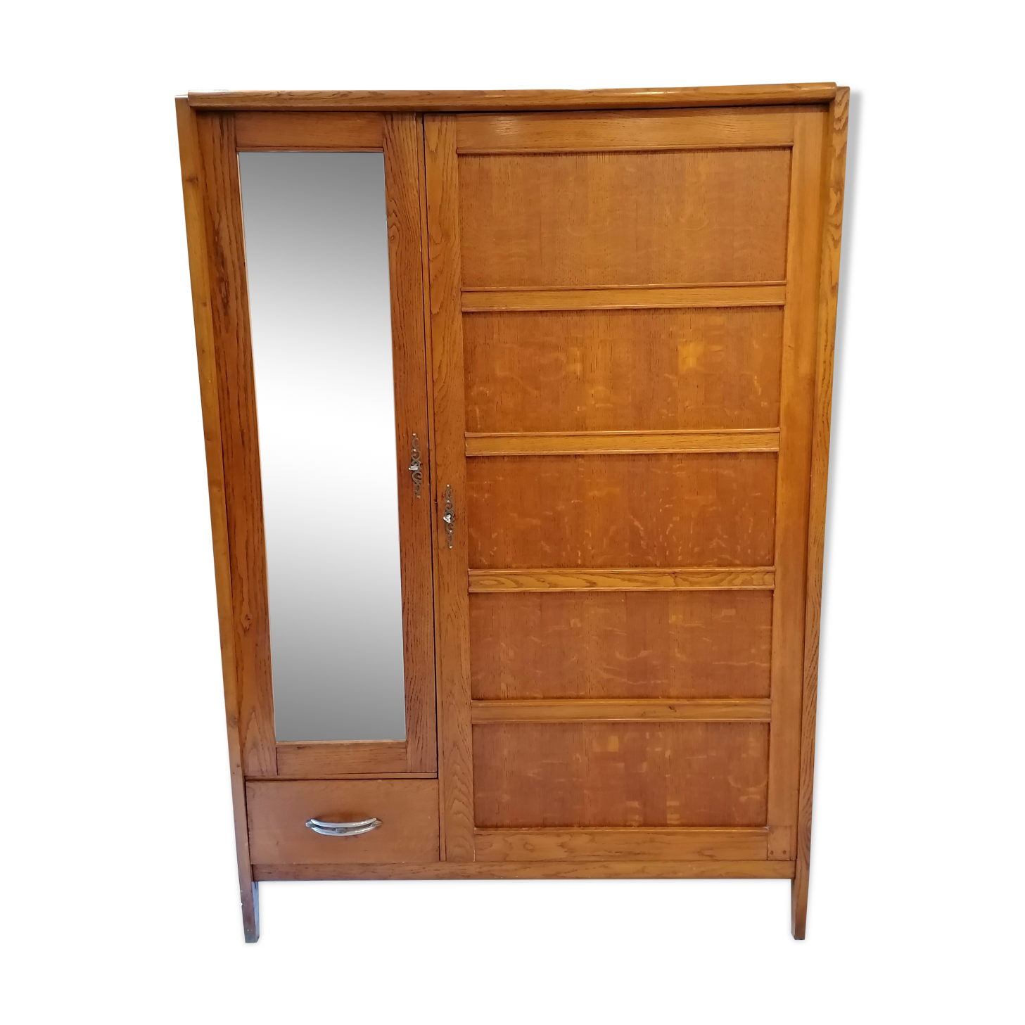Armoire vintage