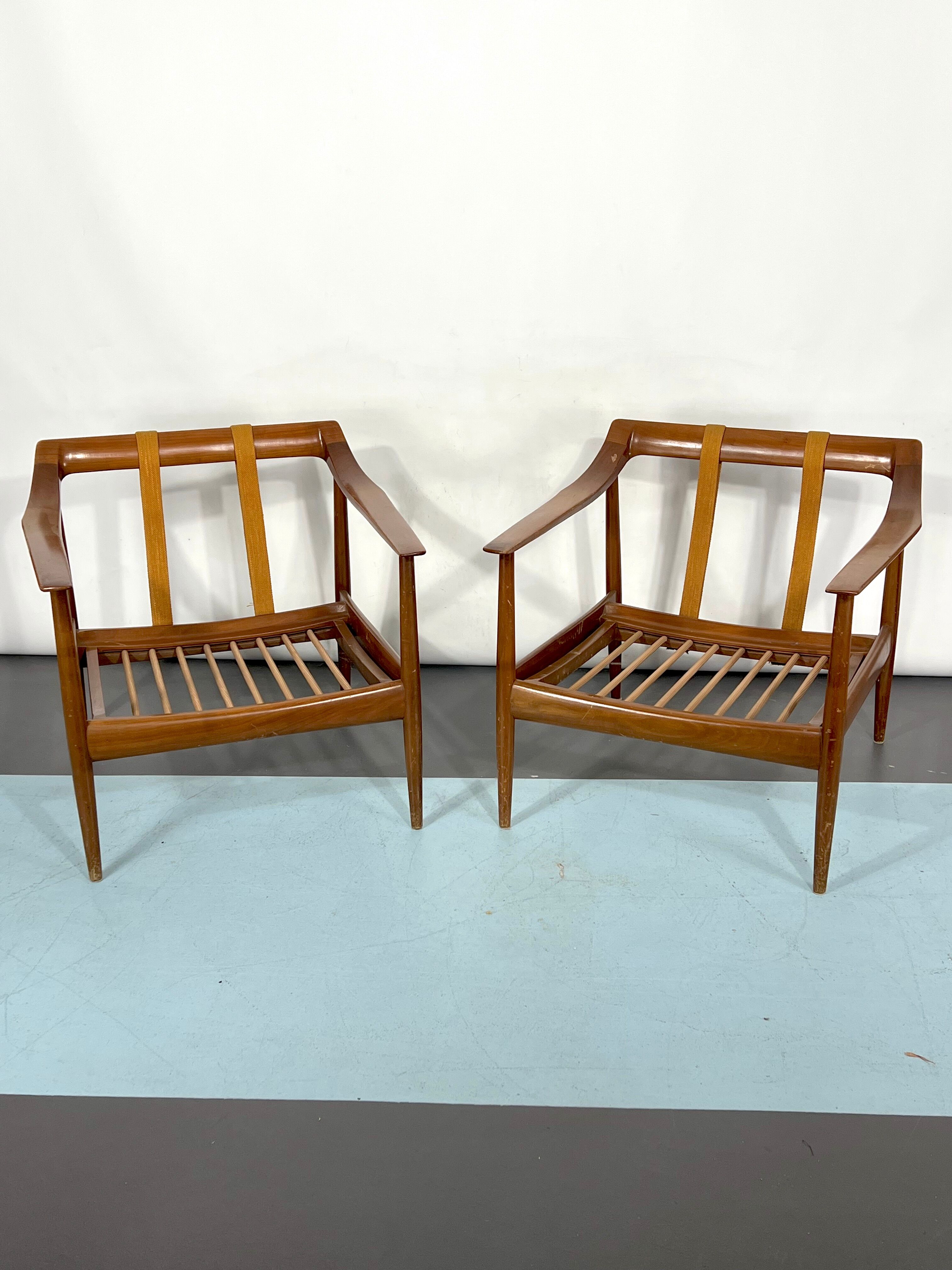 Mid-century modern pair of Walter Knoll armchairs model 550 from 50s