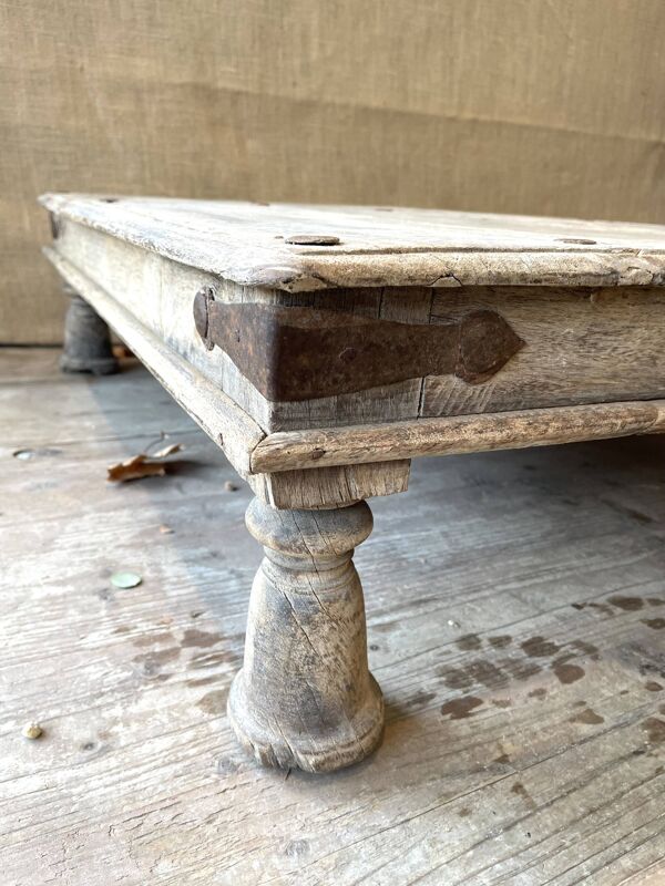 Table basse indienne vintage