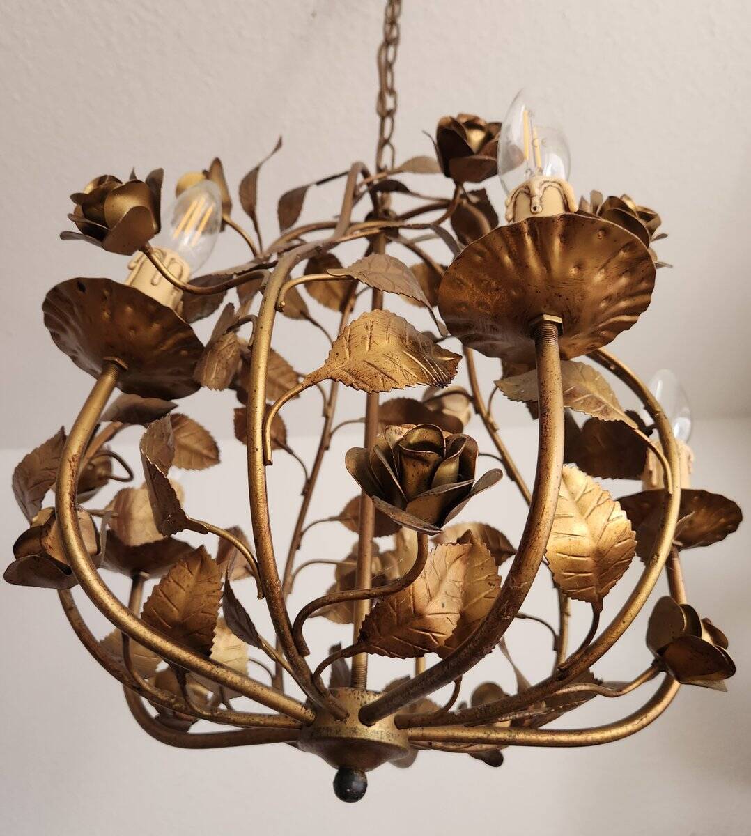 Hollywood Regency 4-light floral chandelier gilt with roses Italy 1960-1970