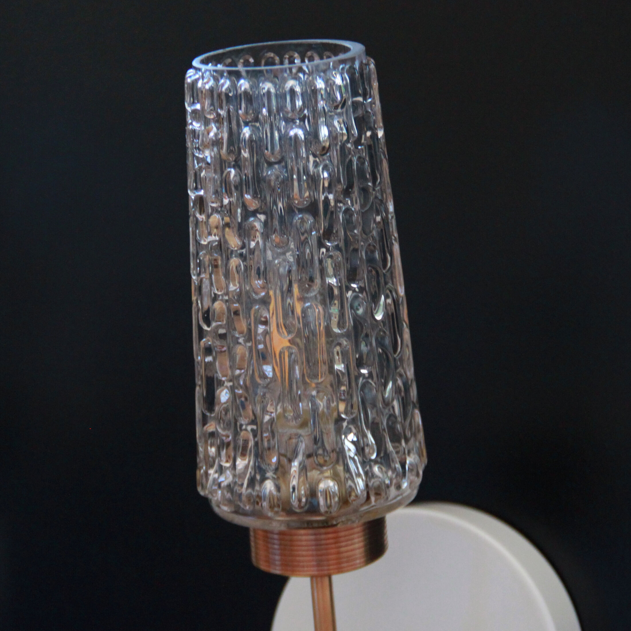 Paire d'appliques murales flambeau torche tulipe verre moulé transparent